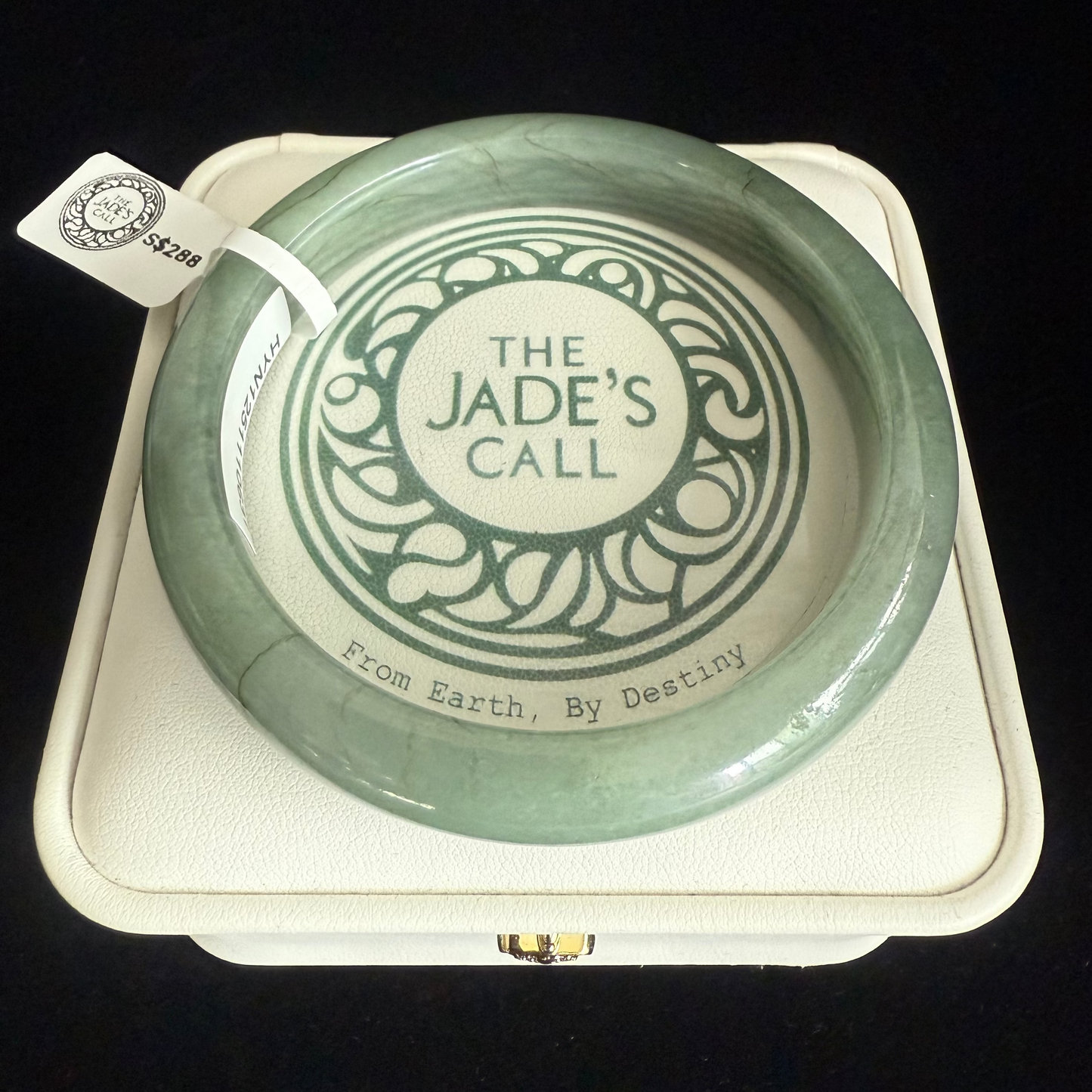 256. Glossy Lake Green Jade bangle