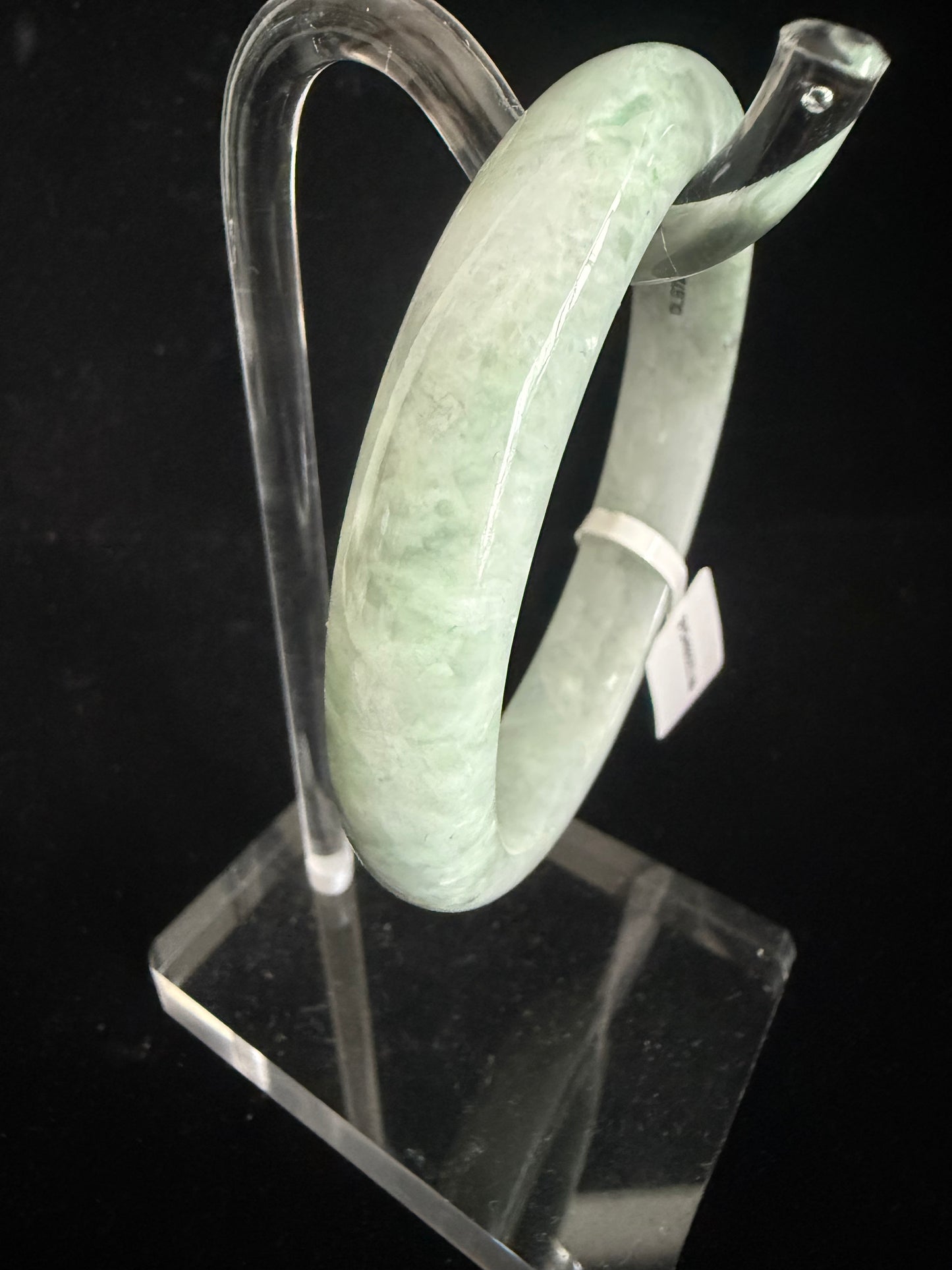 248. Oval Qui fei Jade bangle