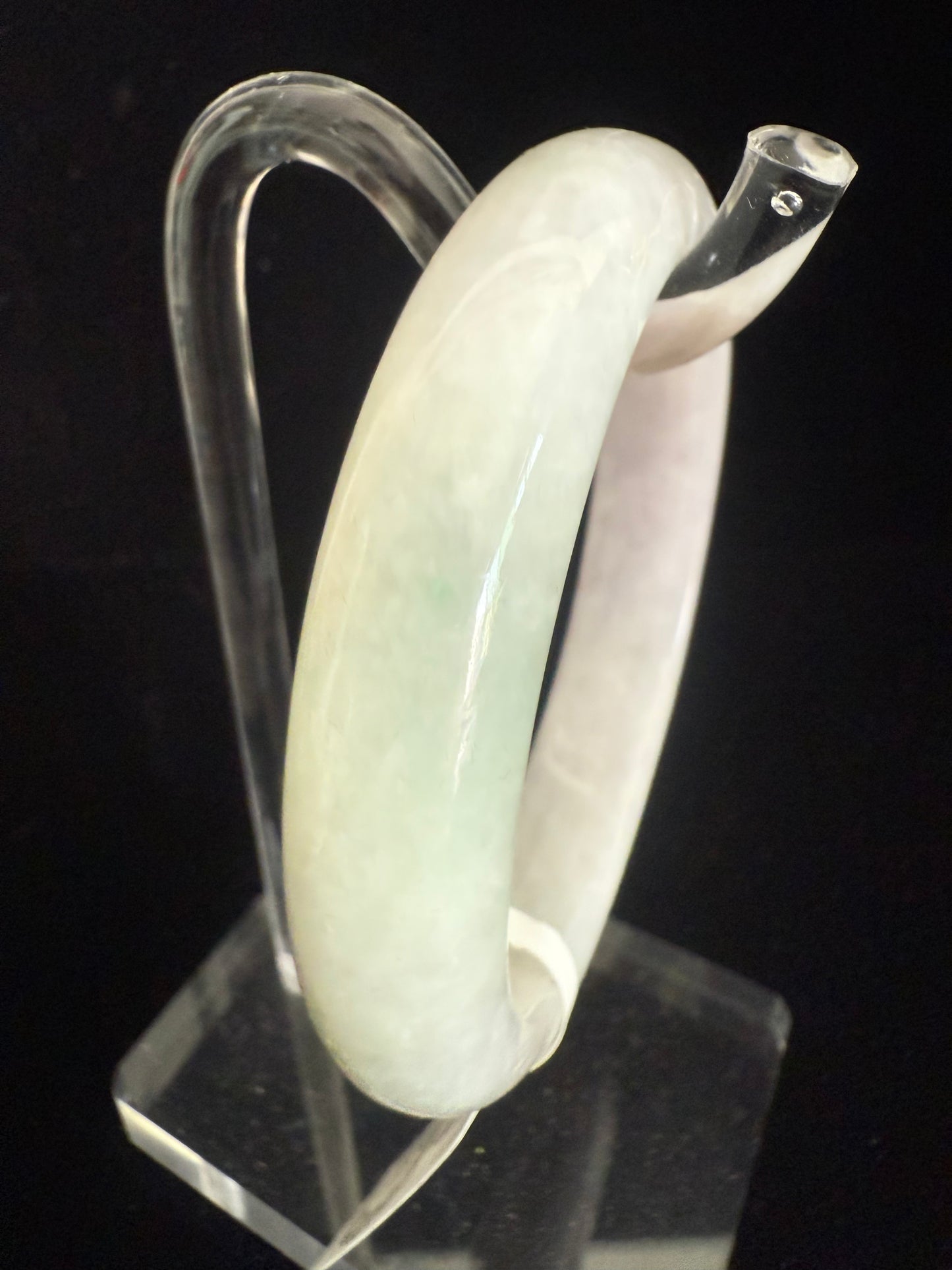 171. Faint green and purple blended Jade bangle