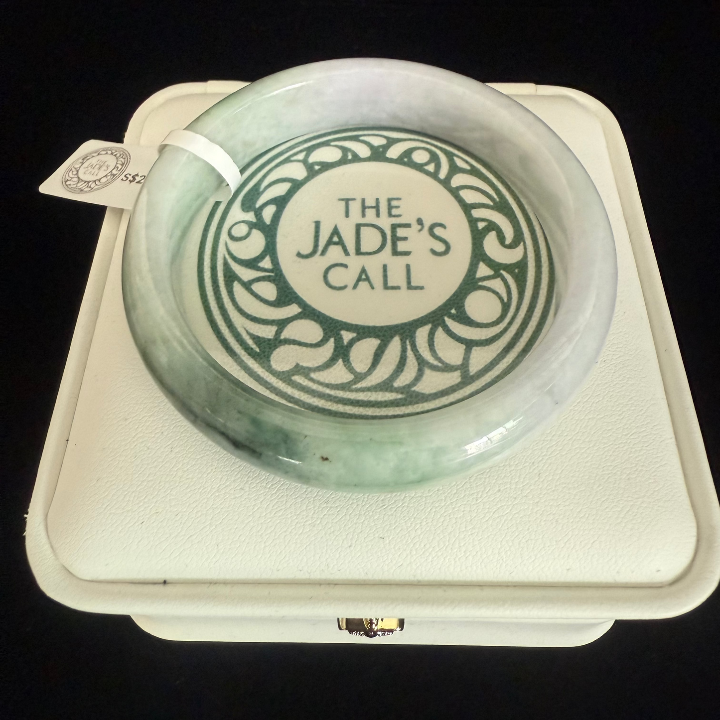 174.  natural blend of green to light lavender jade bangle