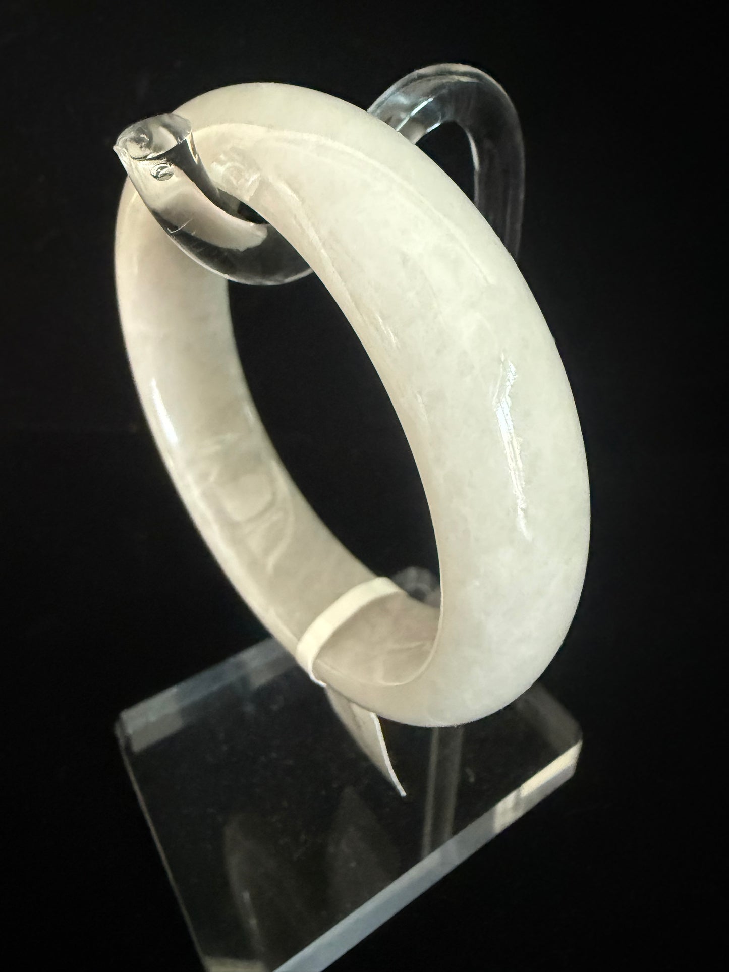 163.  Light yam colored Jade bangle