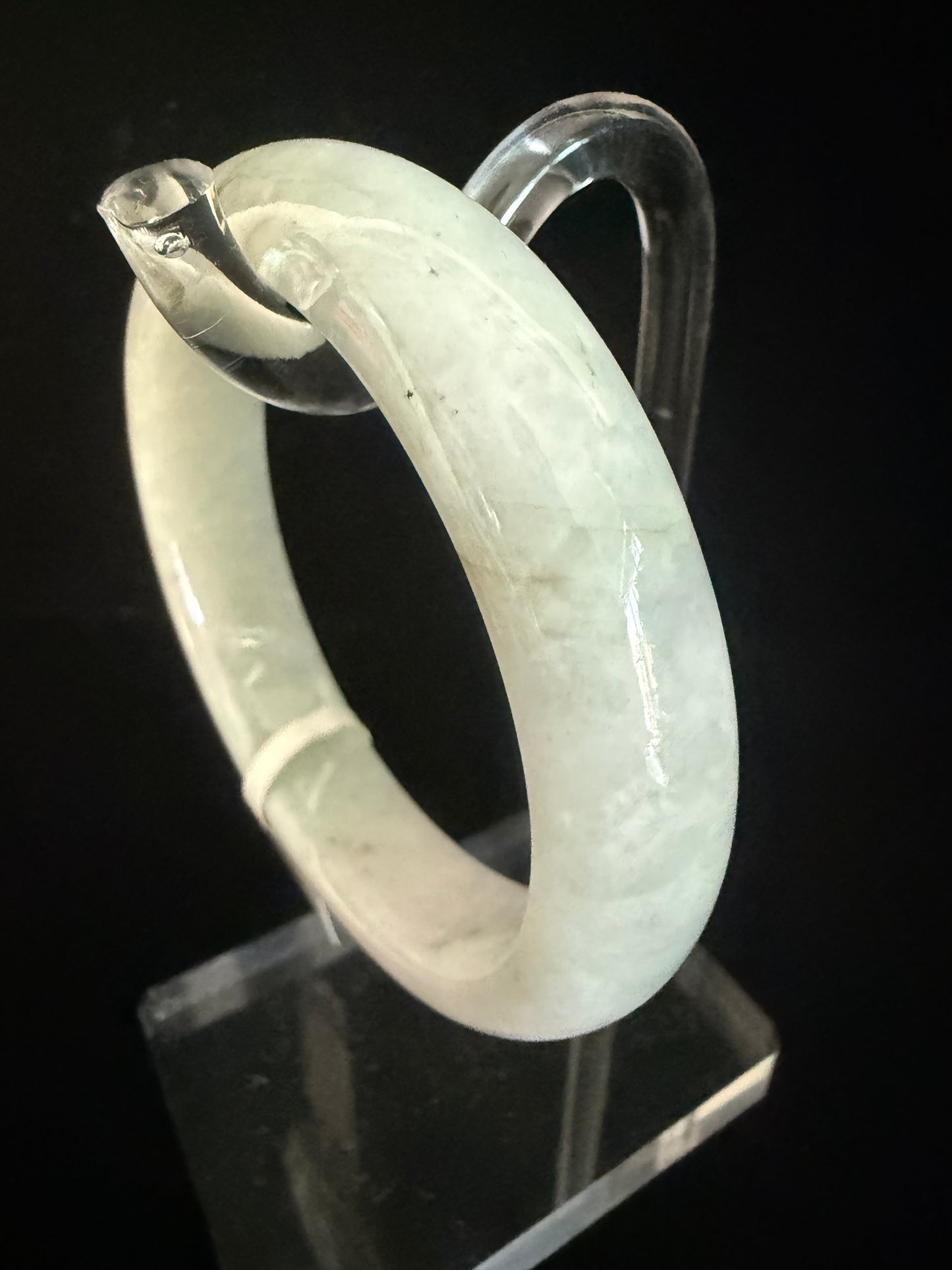 158. Cloudy light green Jade bangle