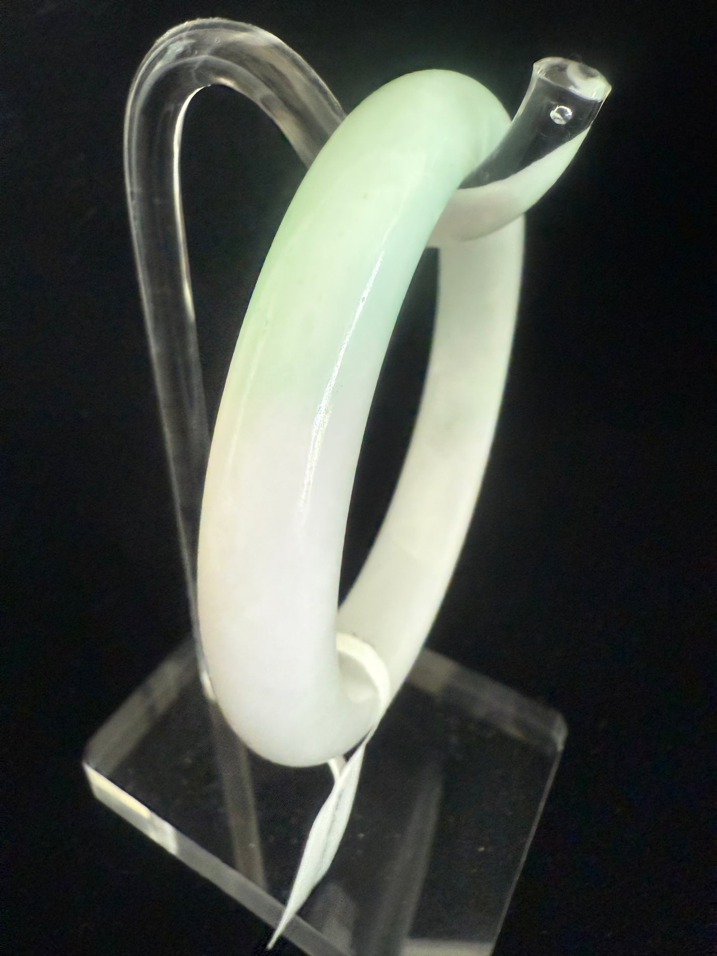 258. Light lavender blend green Jade bangle