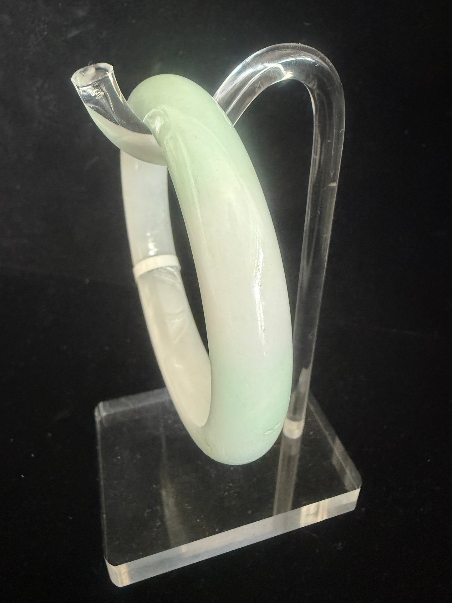 258. Light lavender blend green Jade bangle