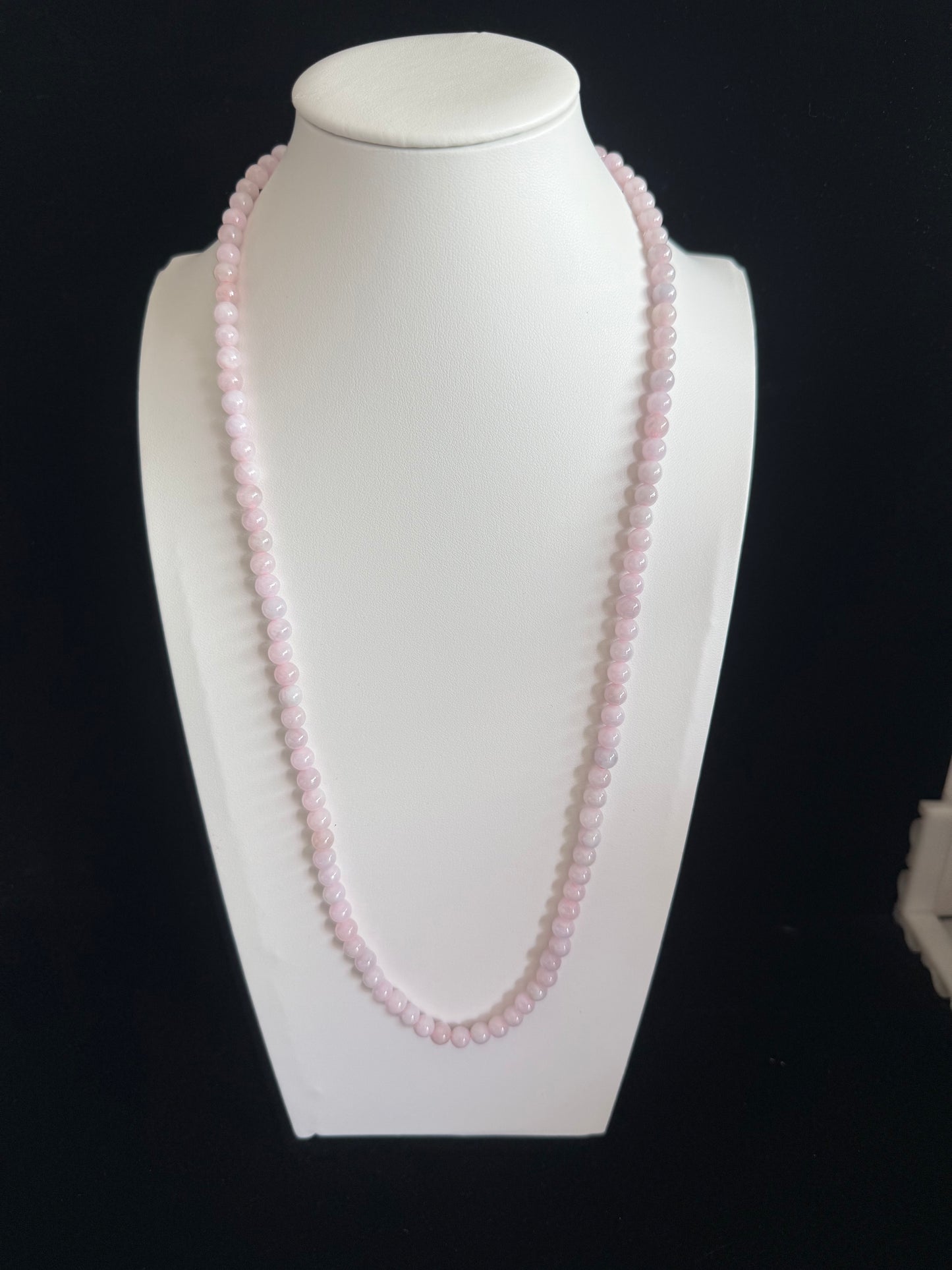 JB196. Pink Jade beads necklace