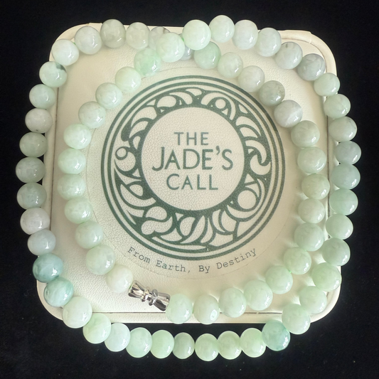 JB194. Light Green Jade beads necklace