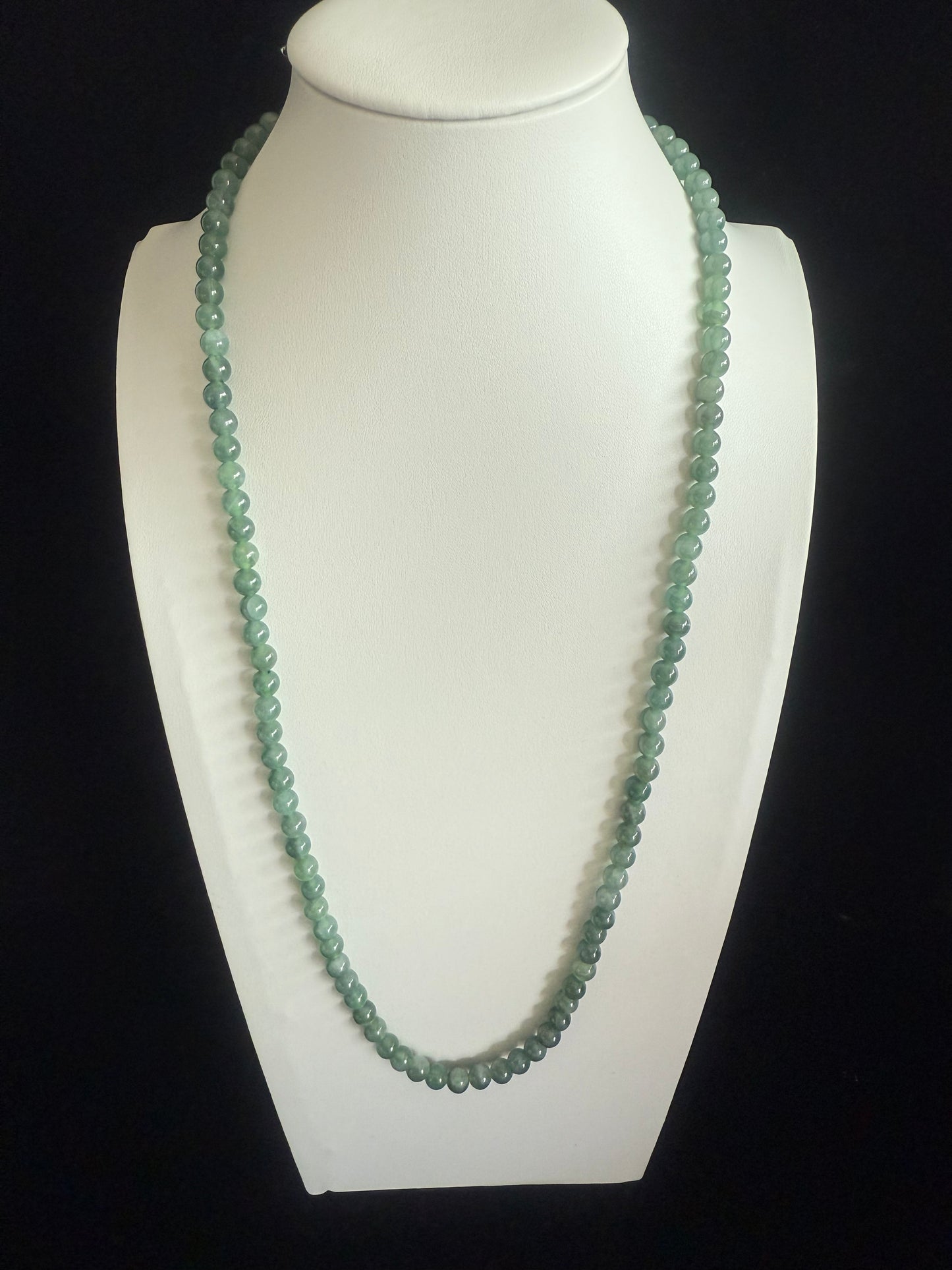 JB193. Glass green Jade beads necklace