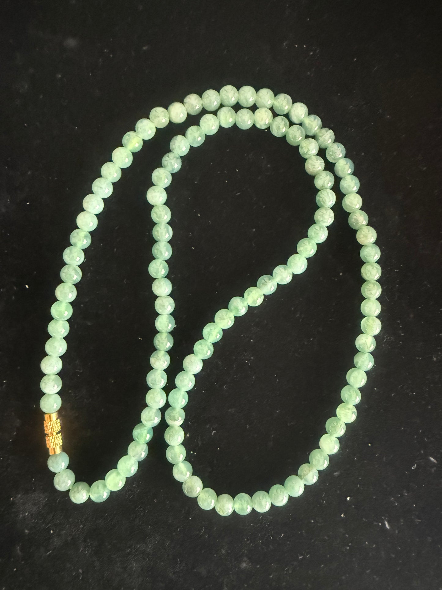 JB193. Glass green Jade beads necklace