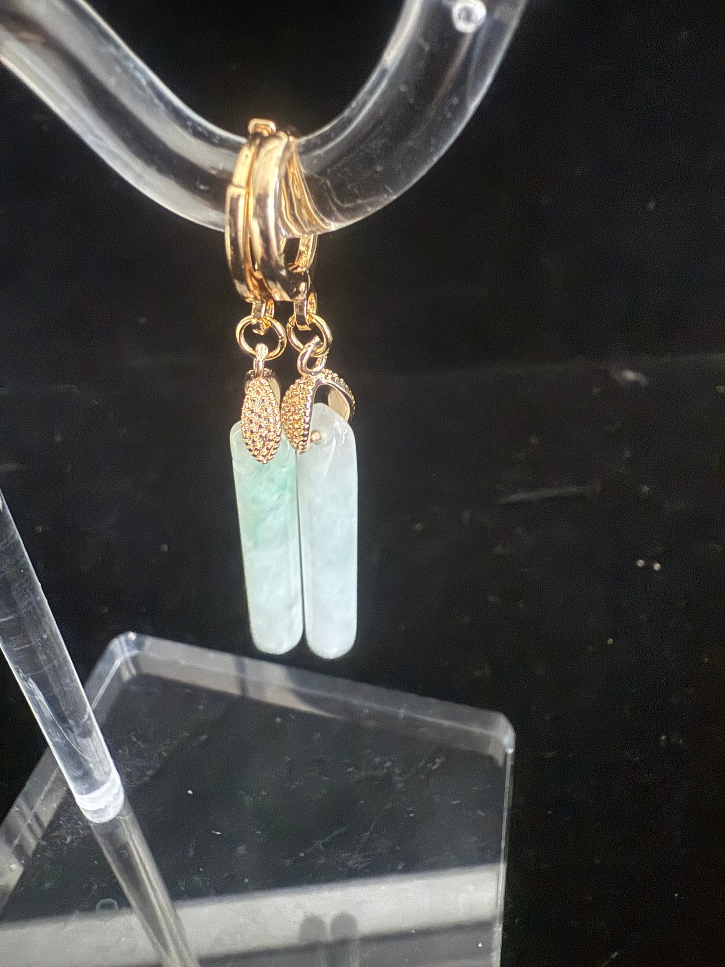 E337. Skinny cylindrical jade