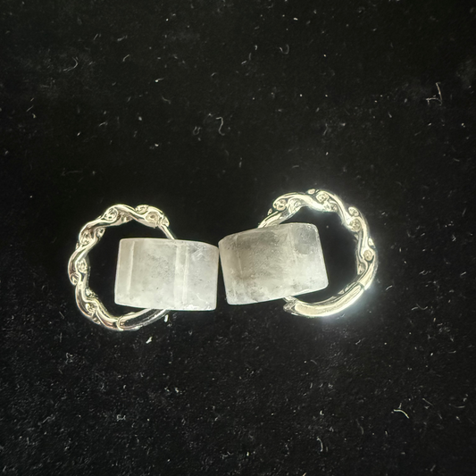 E335. Grey Jade Earring