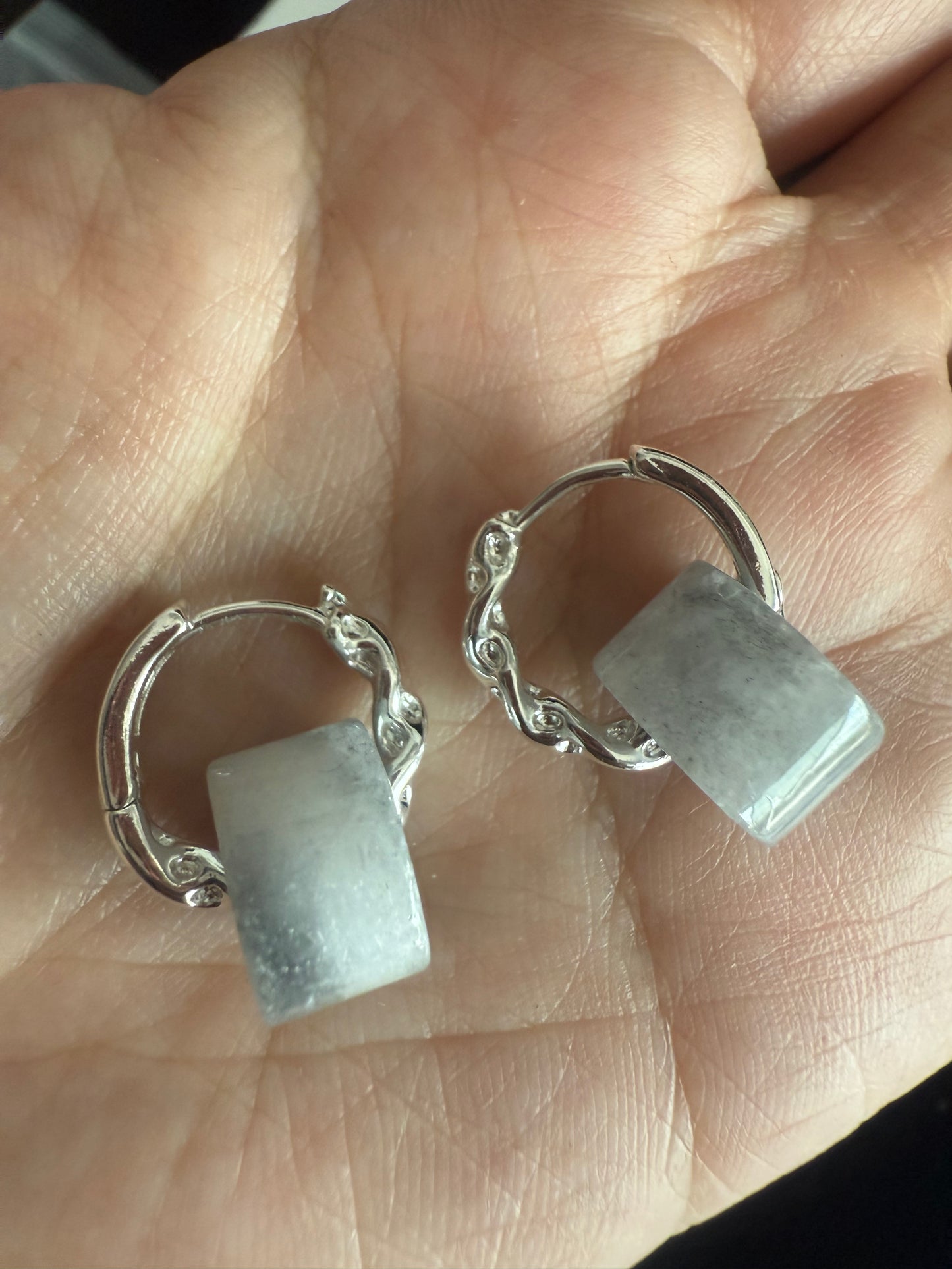 E335. Grey Jade Earring
