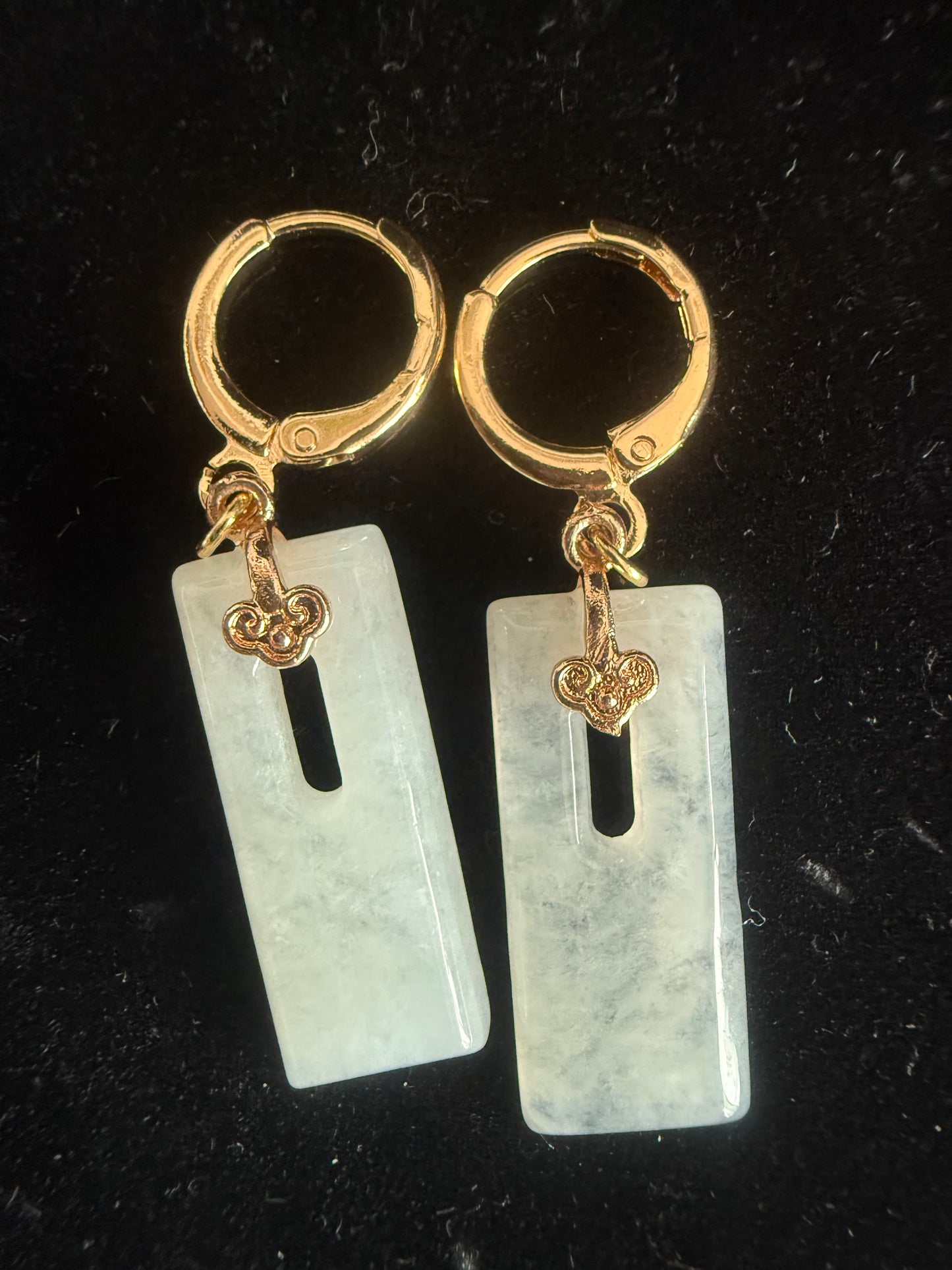 E333. Door Jade Earring