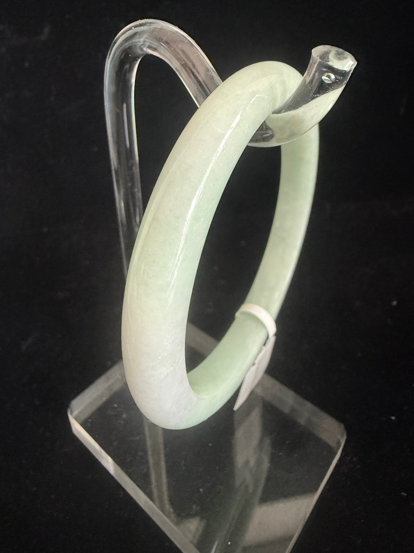 227. Slim light green Jade bangle