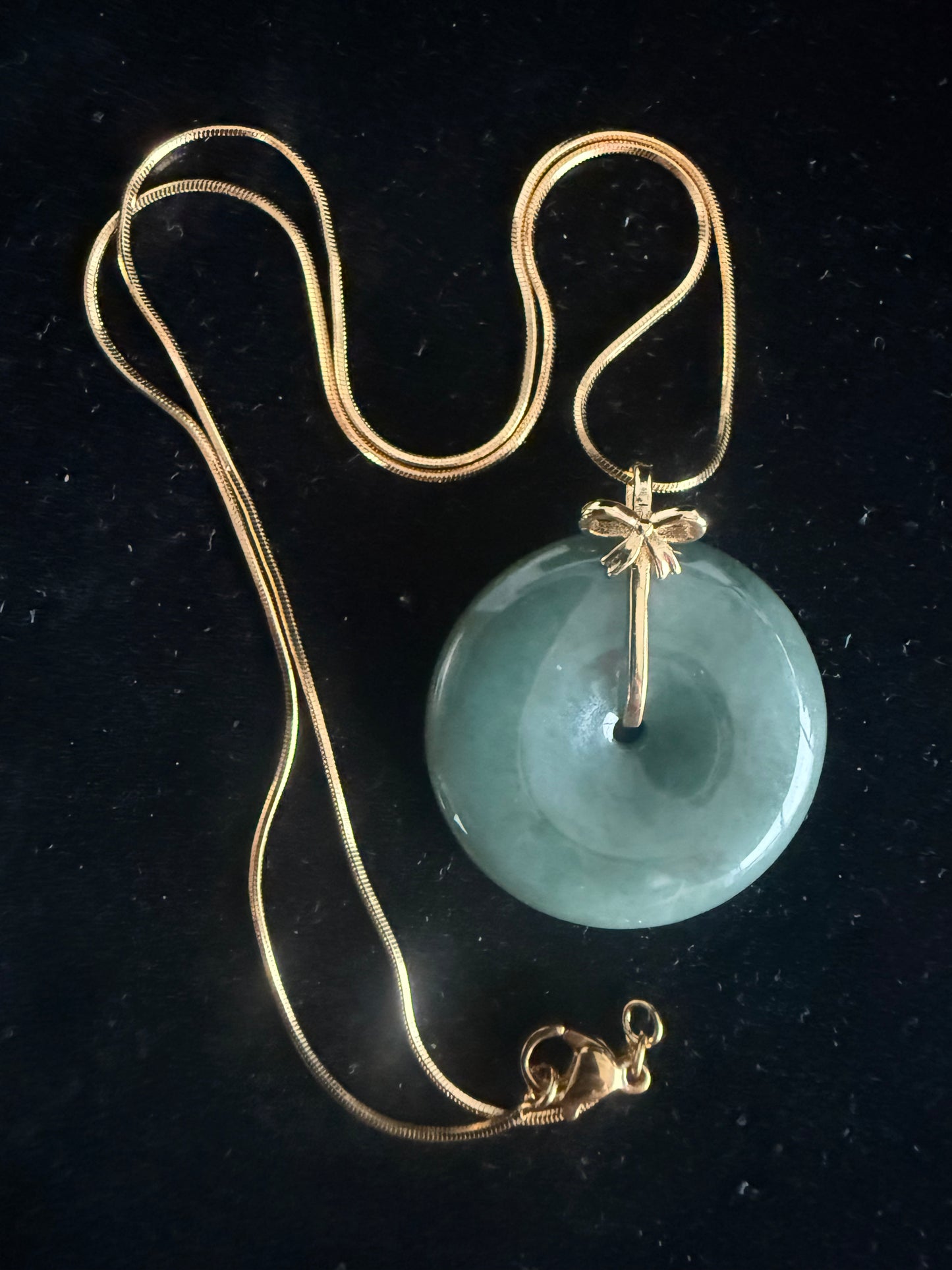 L51. Jade pendant with necklace - Safety button