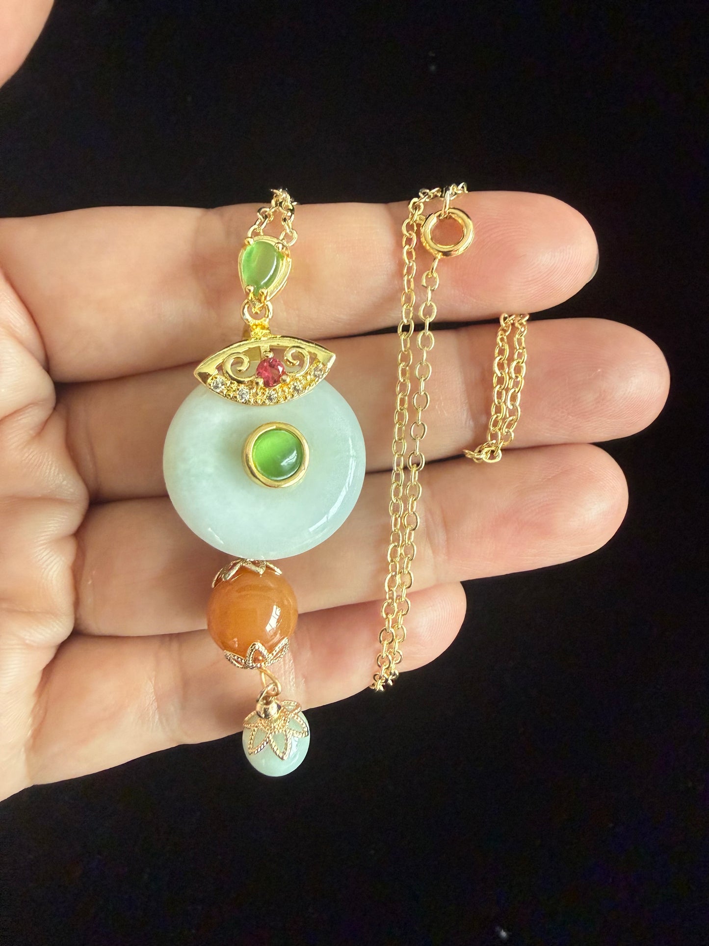 L47. Jade pendant with necklace - Decorative Safety button