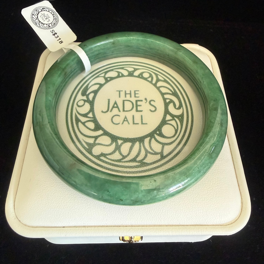 378. Leave green Jade bangle