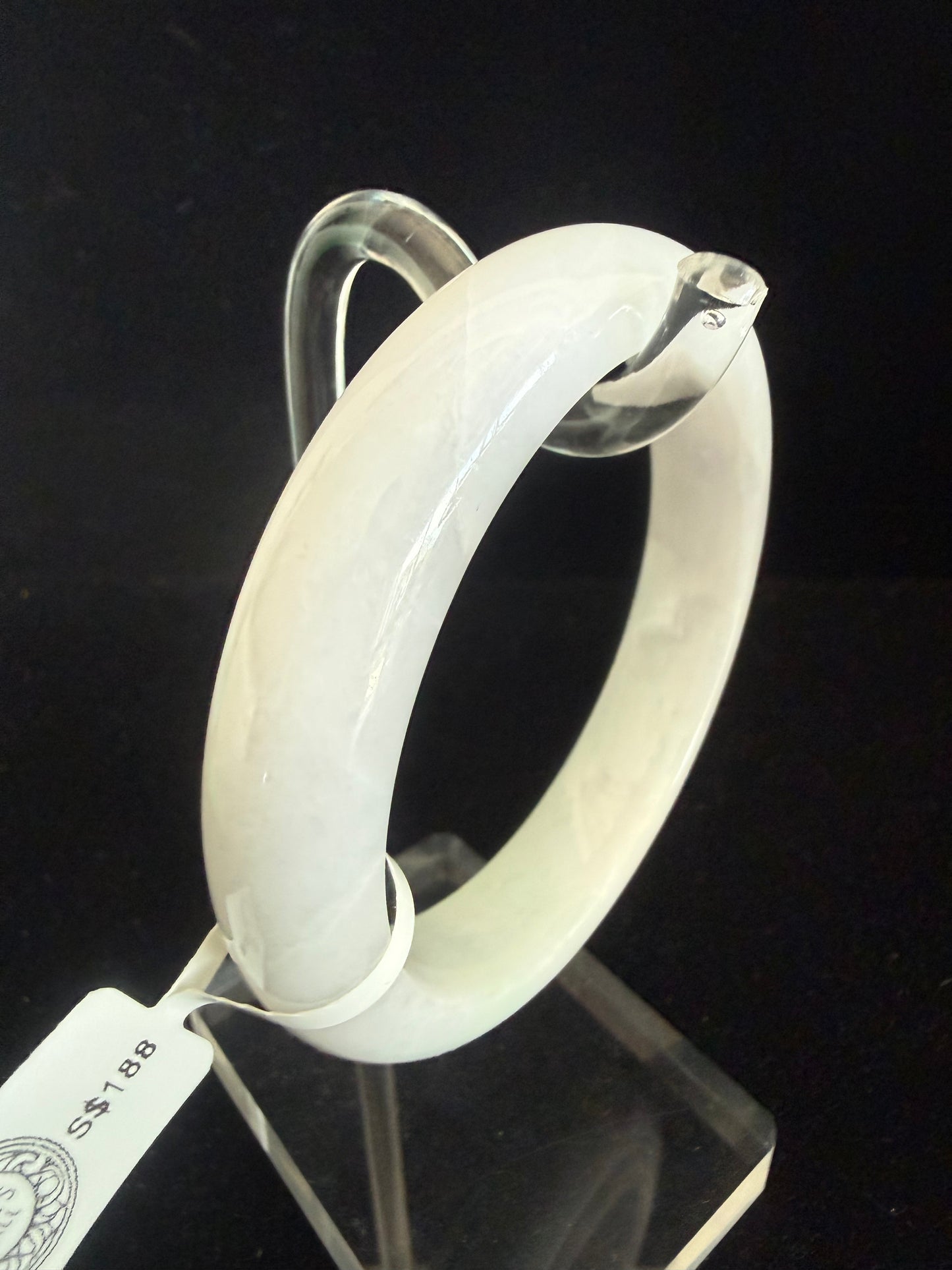 369.  Light lavender base Jade bangle