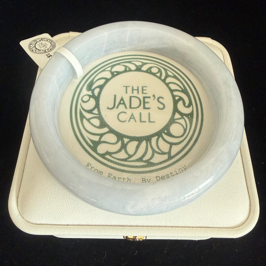 370. Light lavender Jade bangle