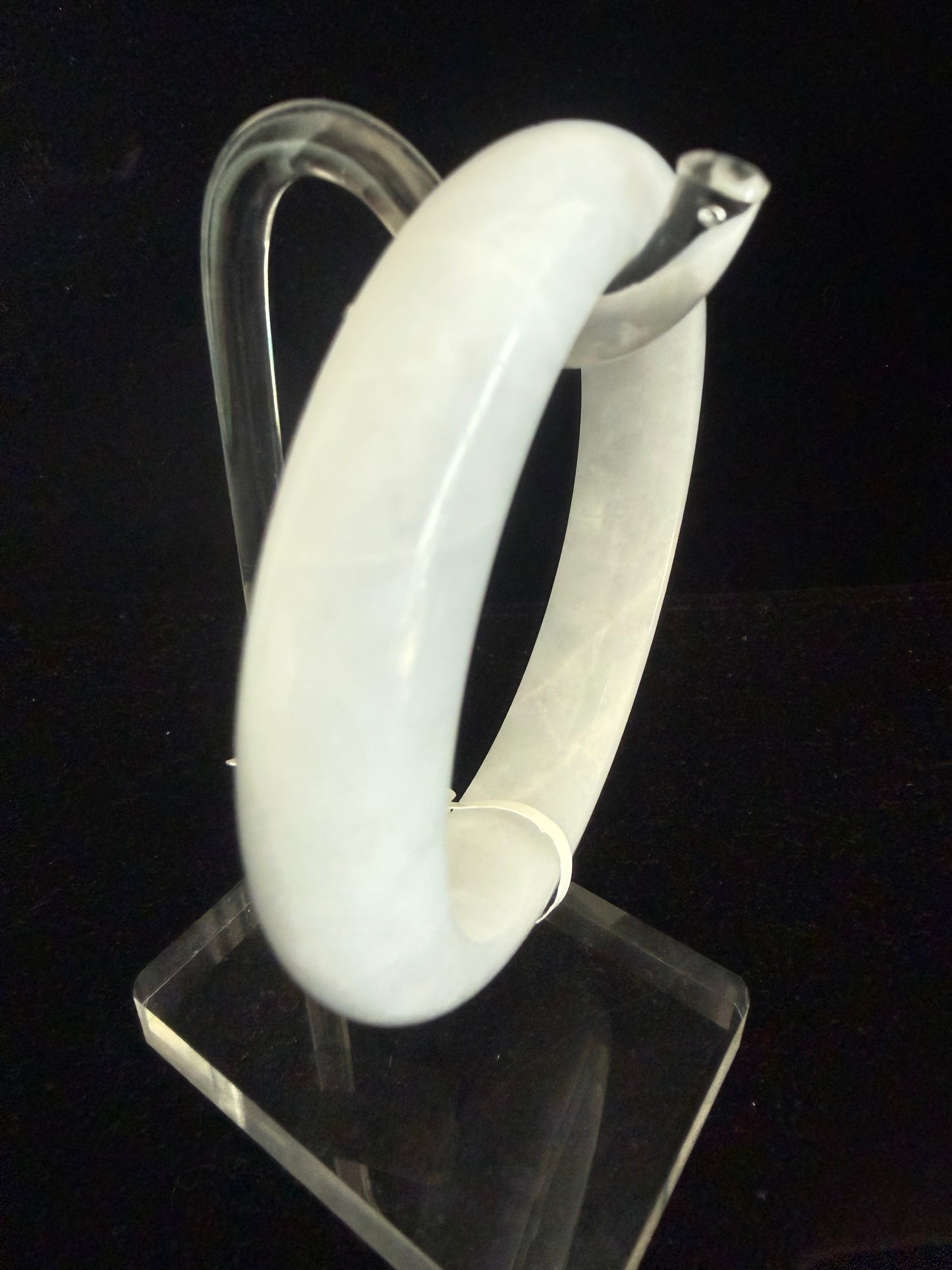 370. Light lavender Jade bangle