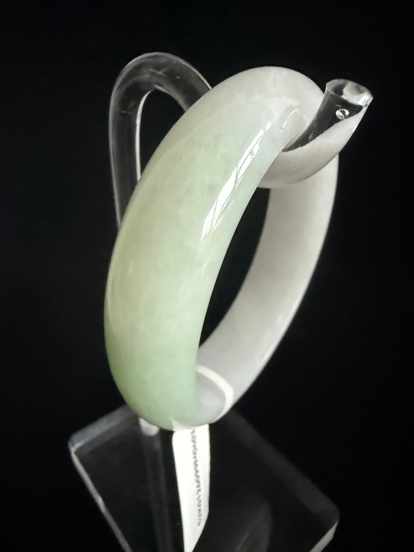 403. Light green and white Jade bangle