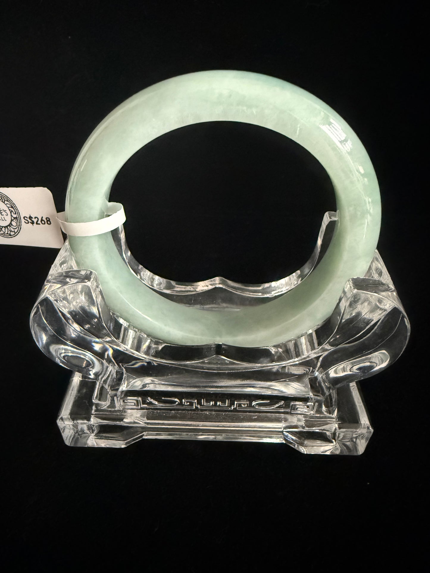 410. Light green tones Jade bangle