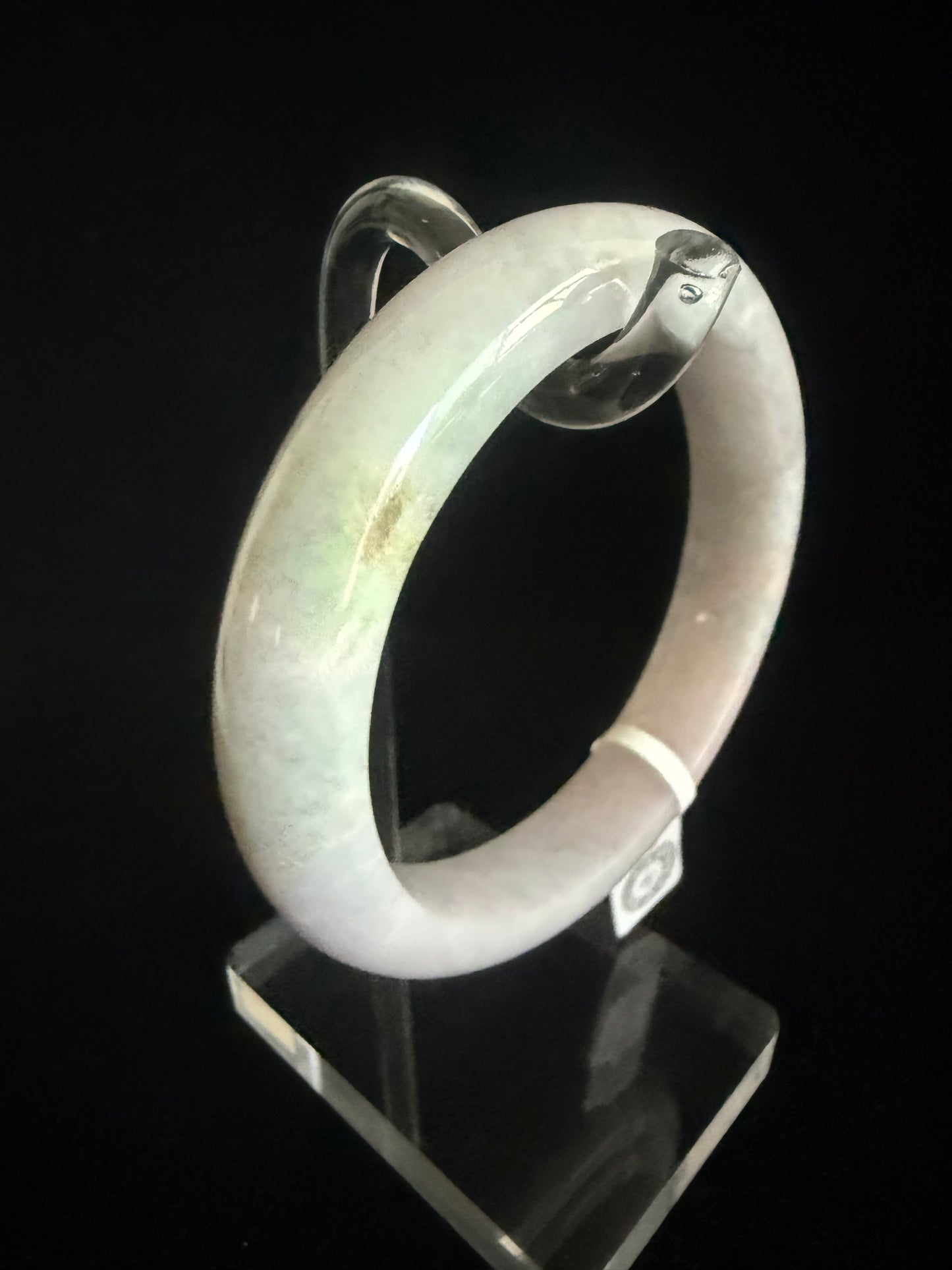 303. Light Lavender based Jade bangle