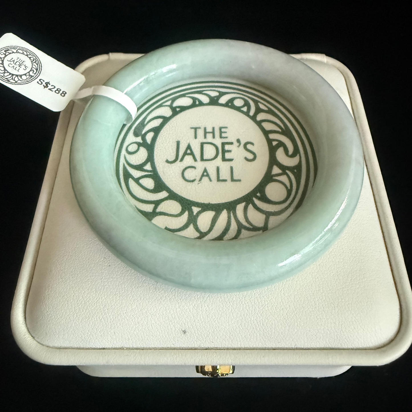 302. Traditional round green Jade bangle