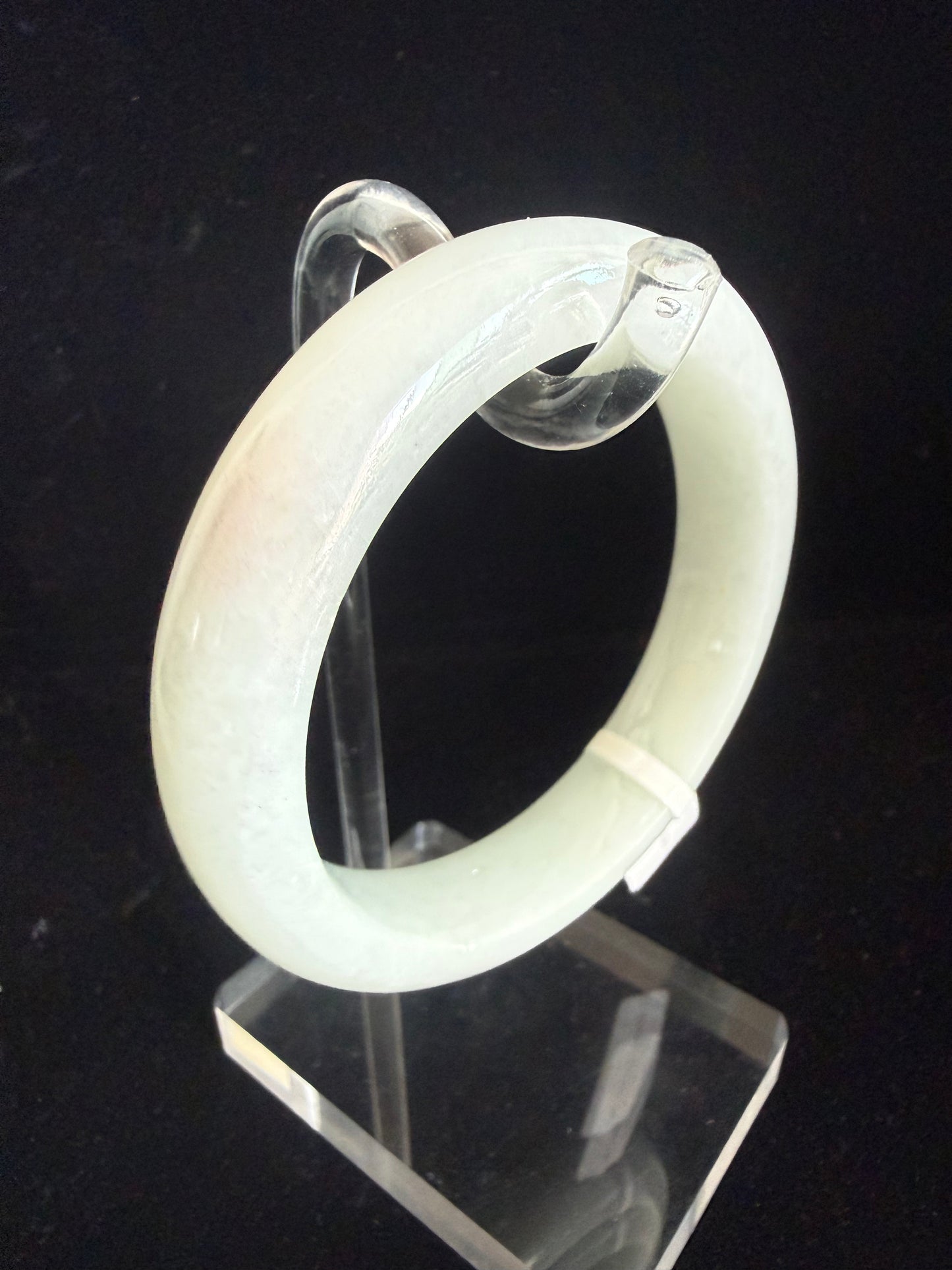 190. Light green Jade bangle