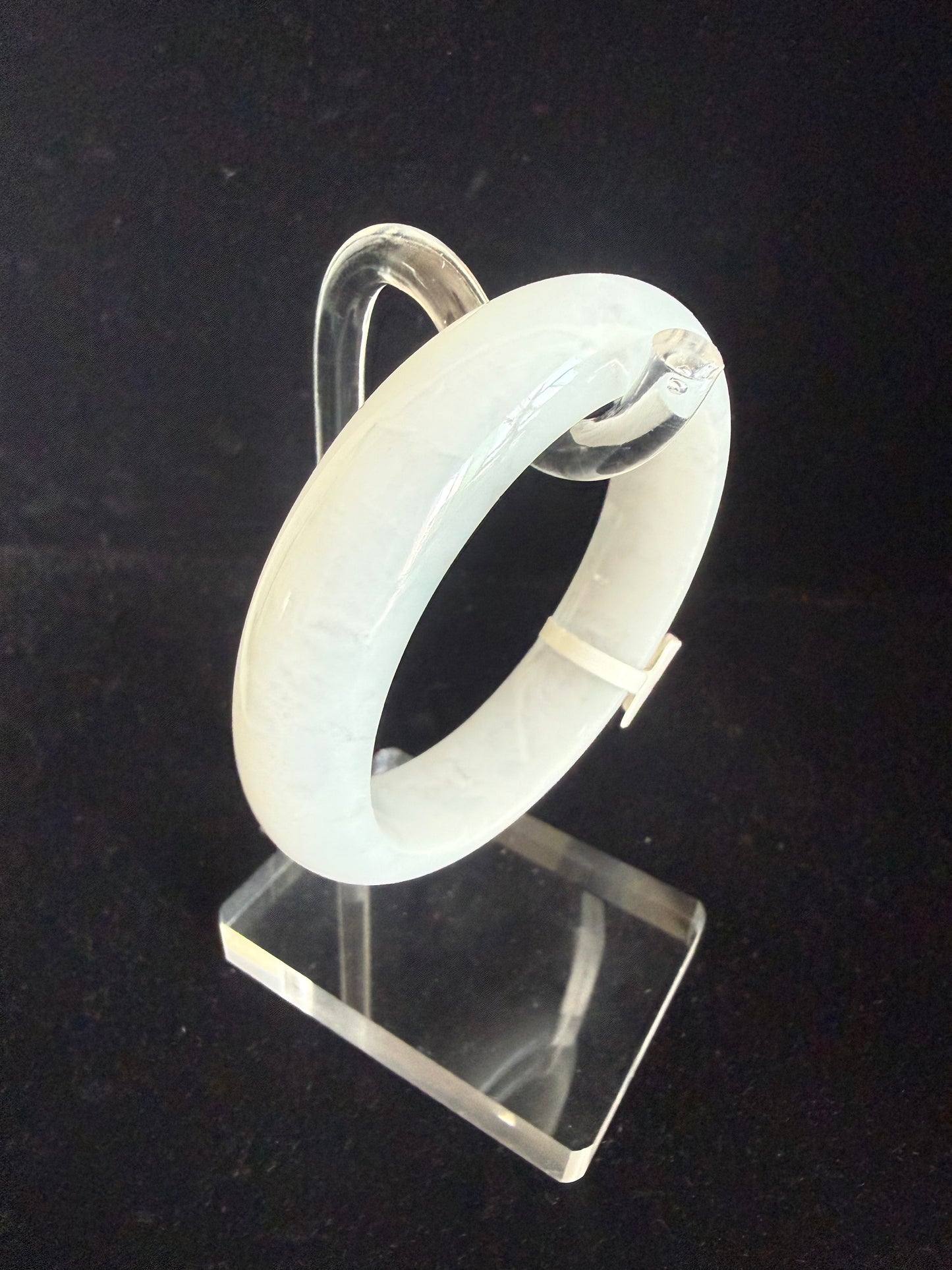 191. White silverish Jade bangle