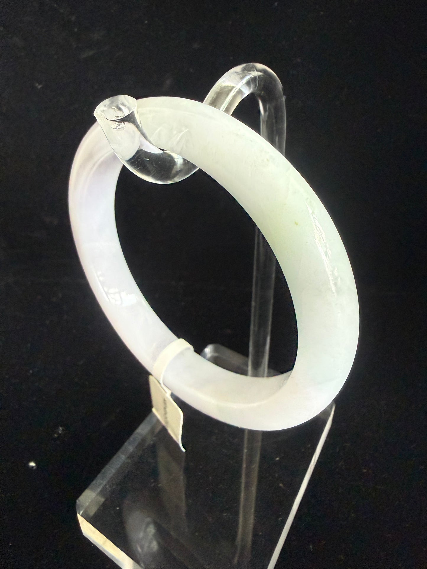 209. Soft lavender Jade bangle