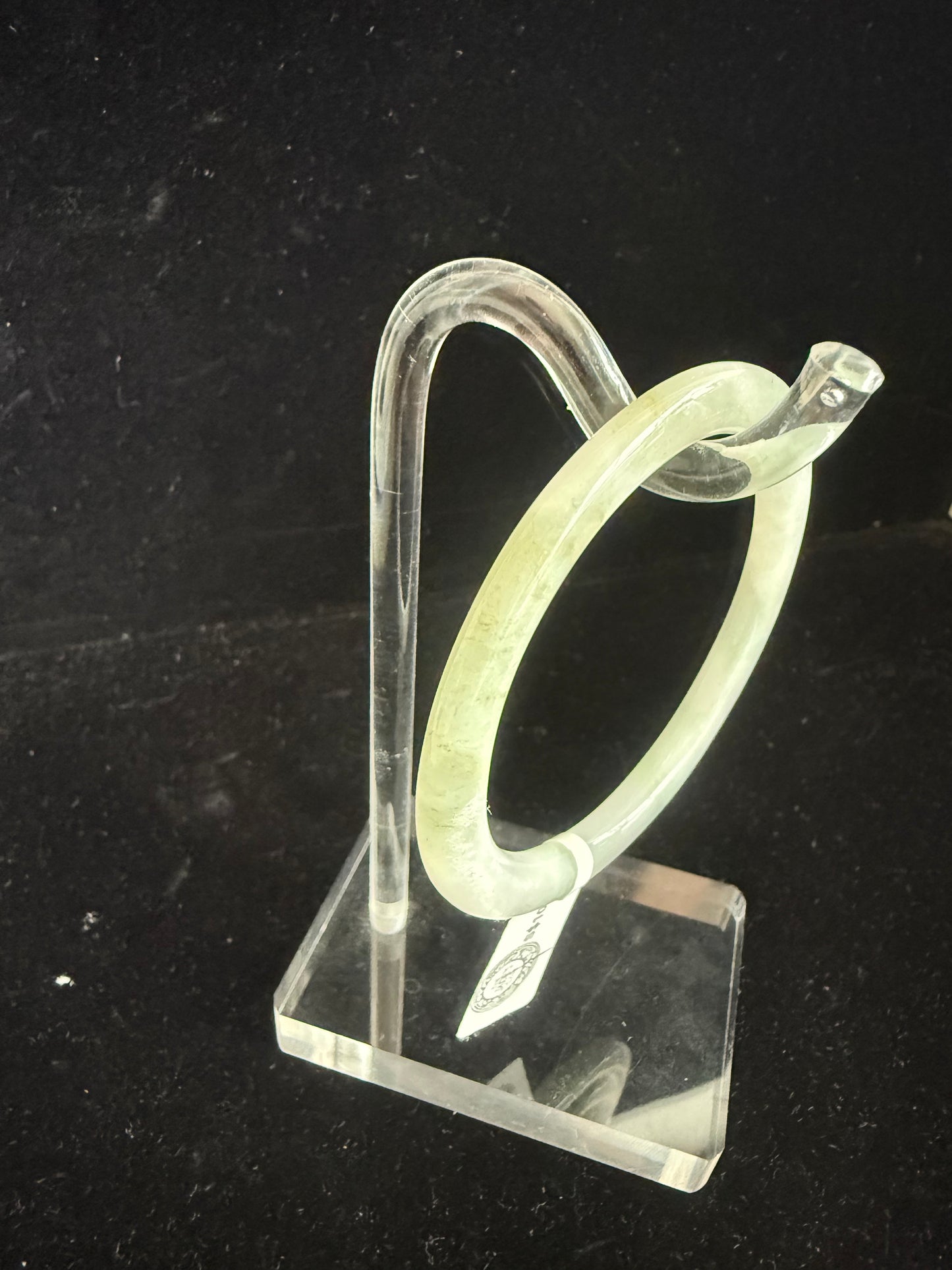 205. Thin luminous Jade bangle
