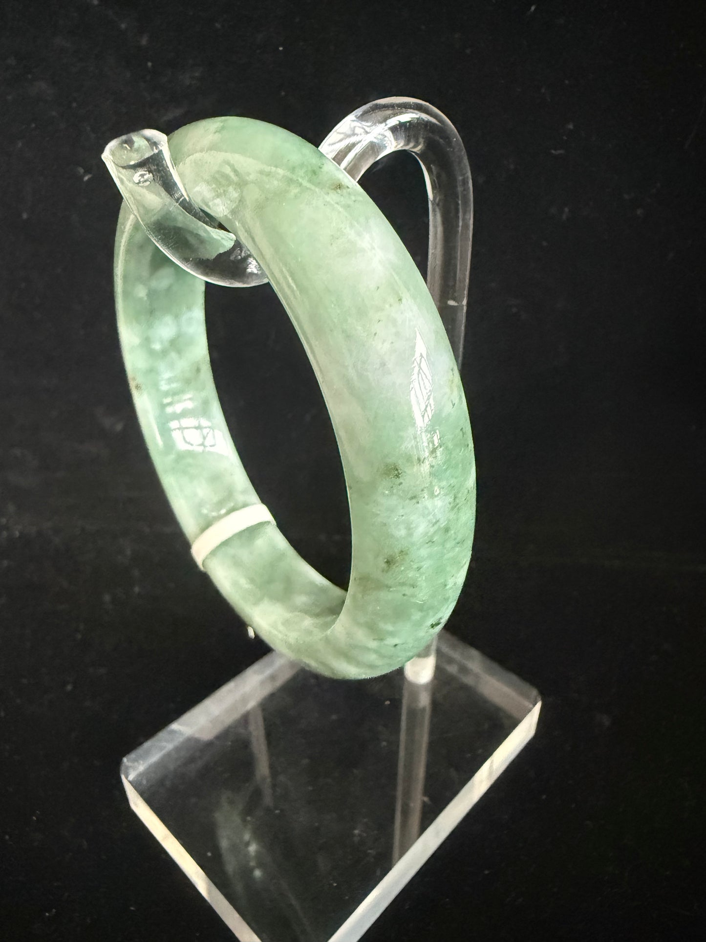 225. White prints on leave green Jade bangle