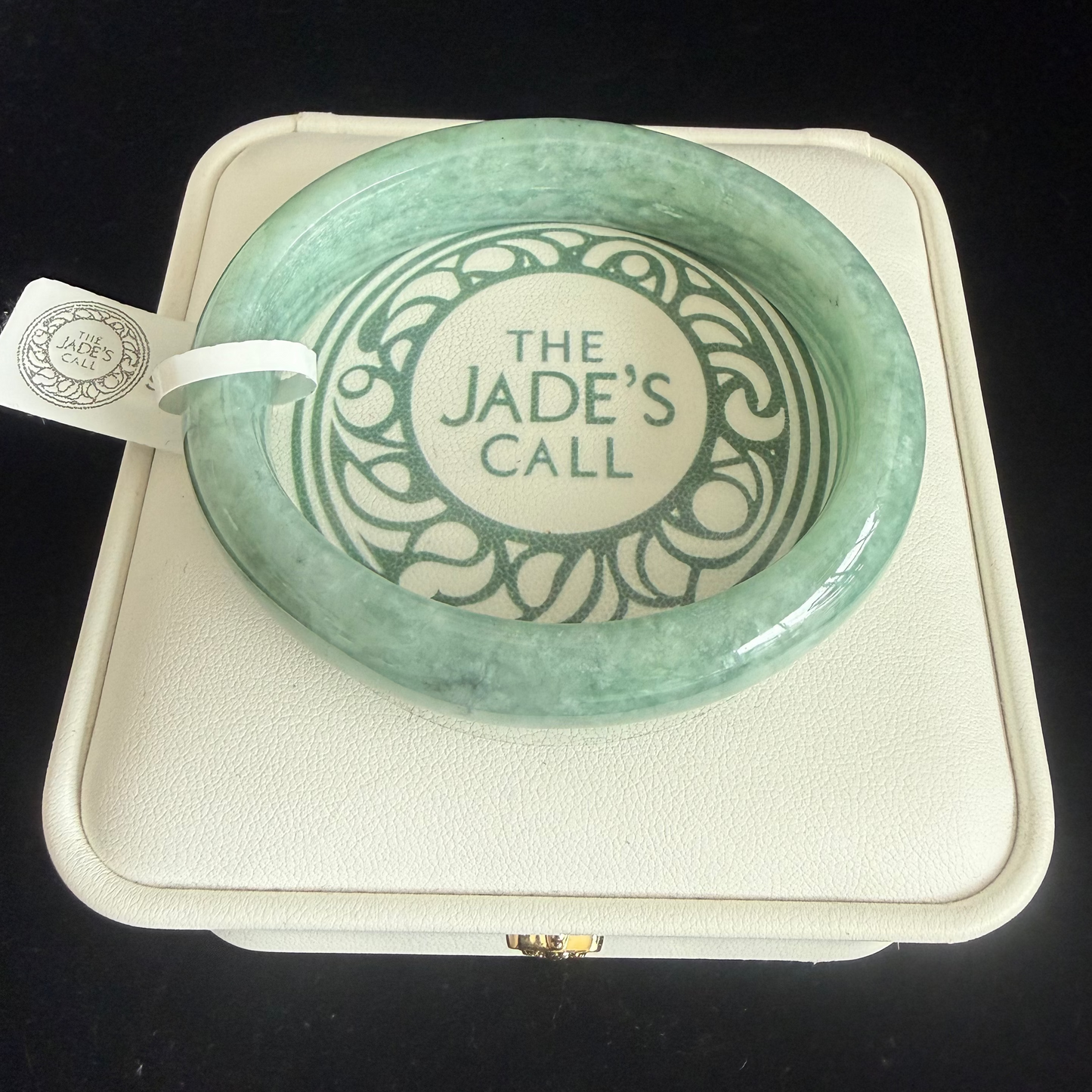 233. Quifei green oval Jade bangle