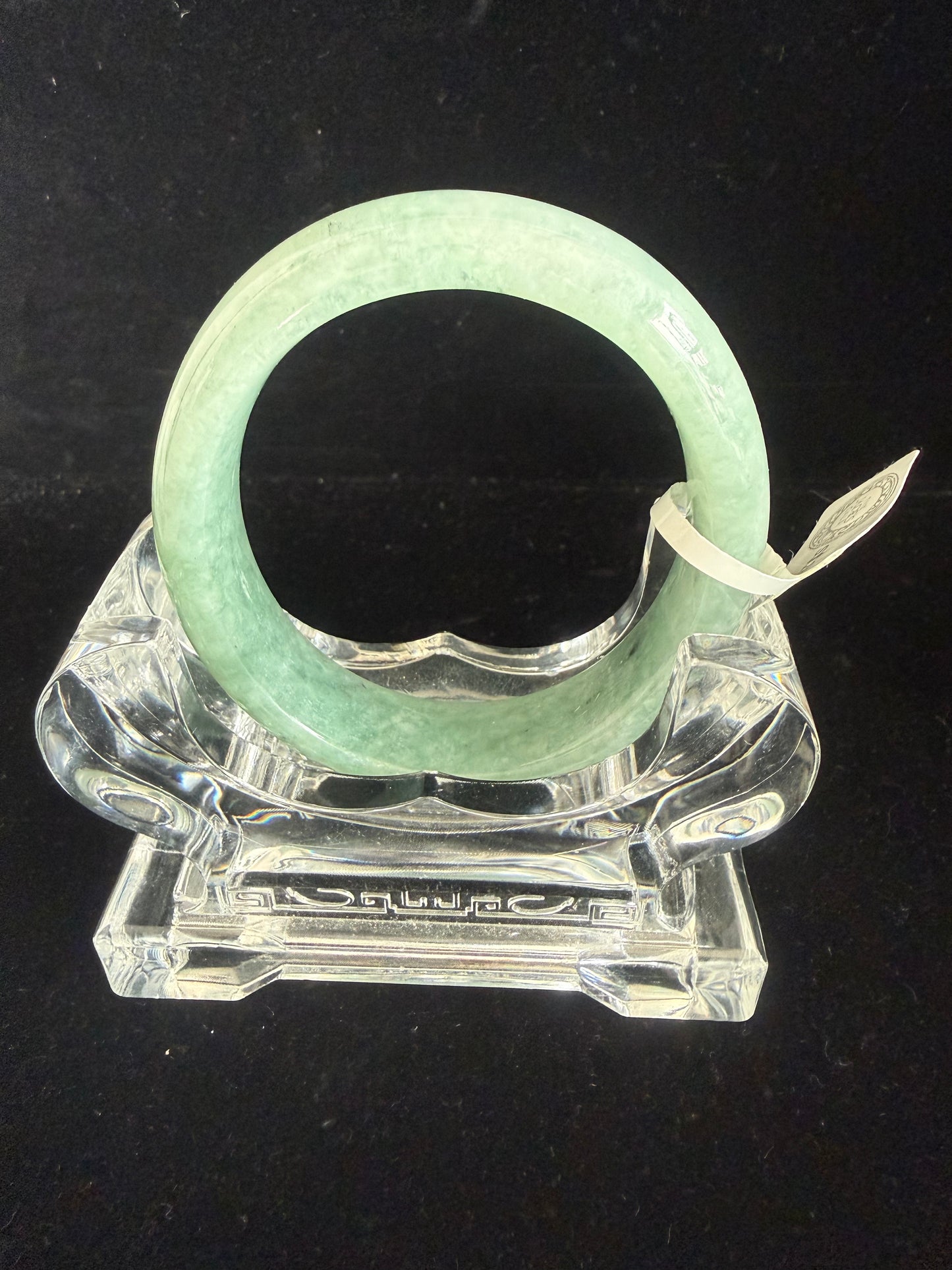 233. Quifei green oval Jade bangle