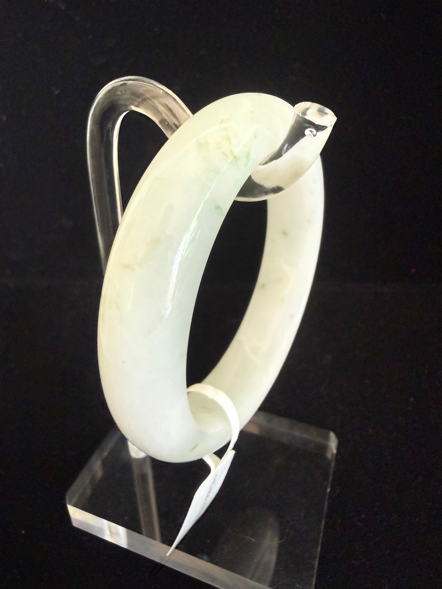 242. Light luminous green Jade bangle