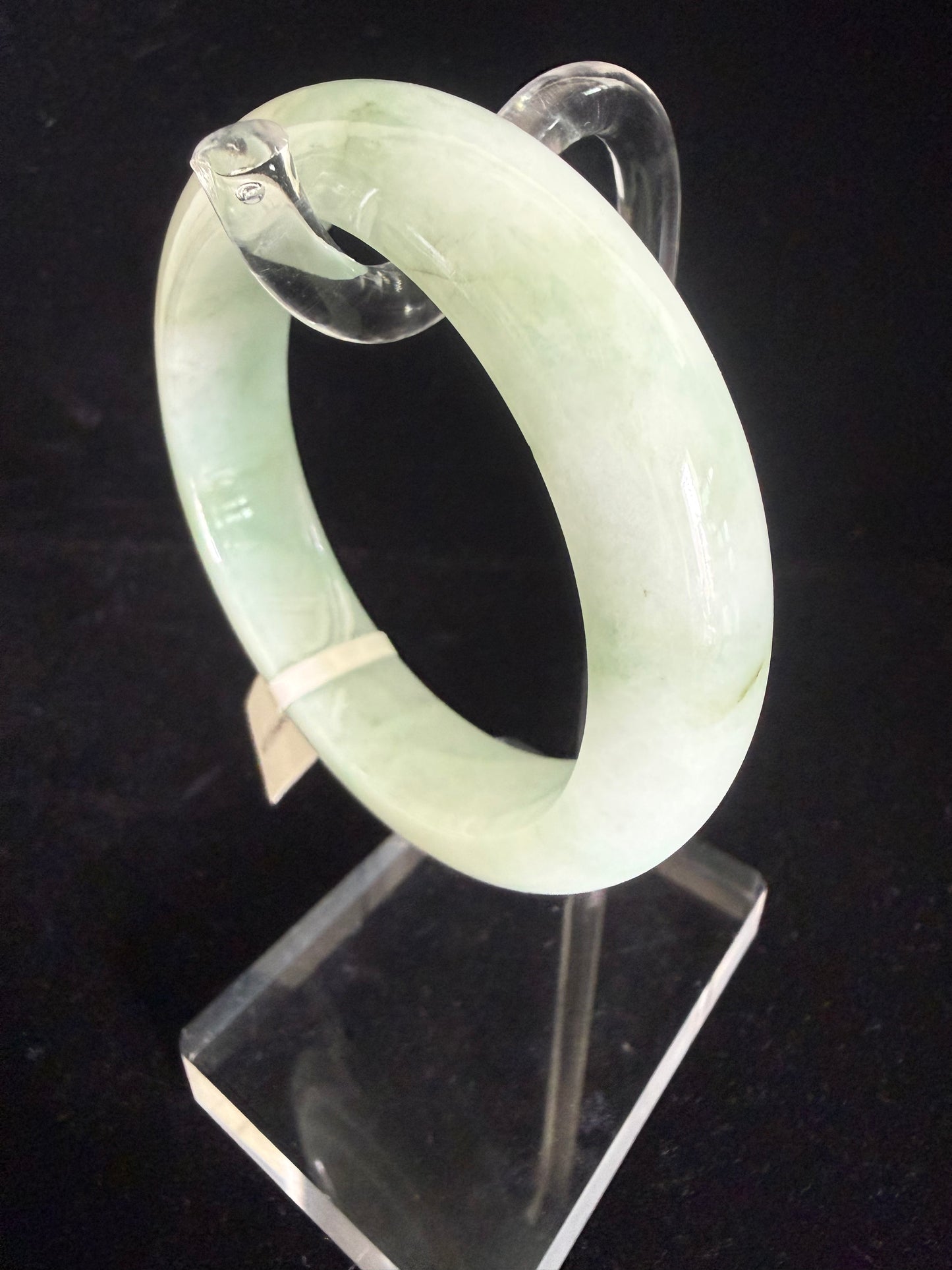 262. Tones of green Jade bangle