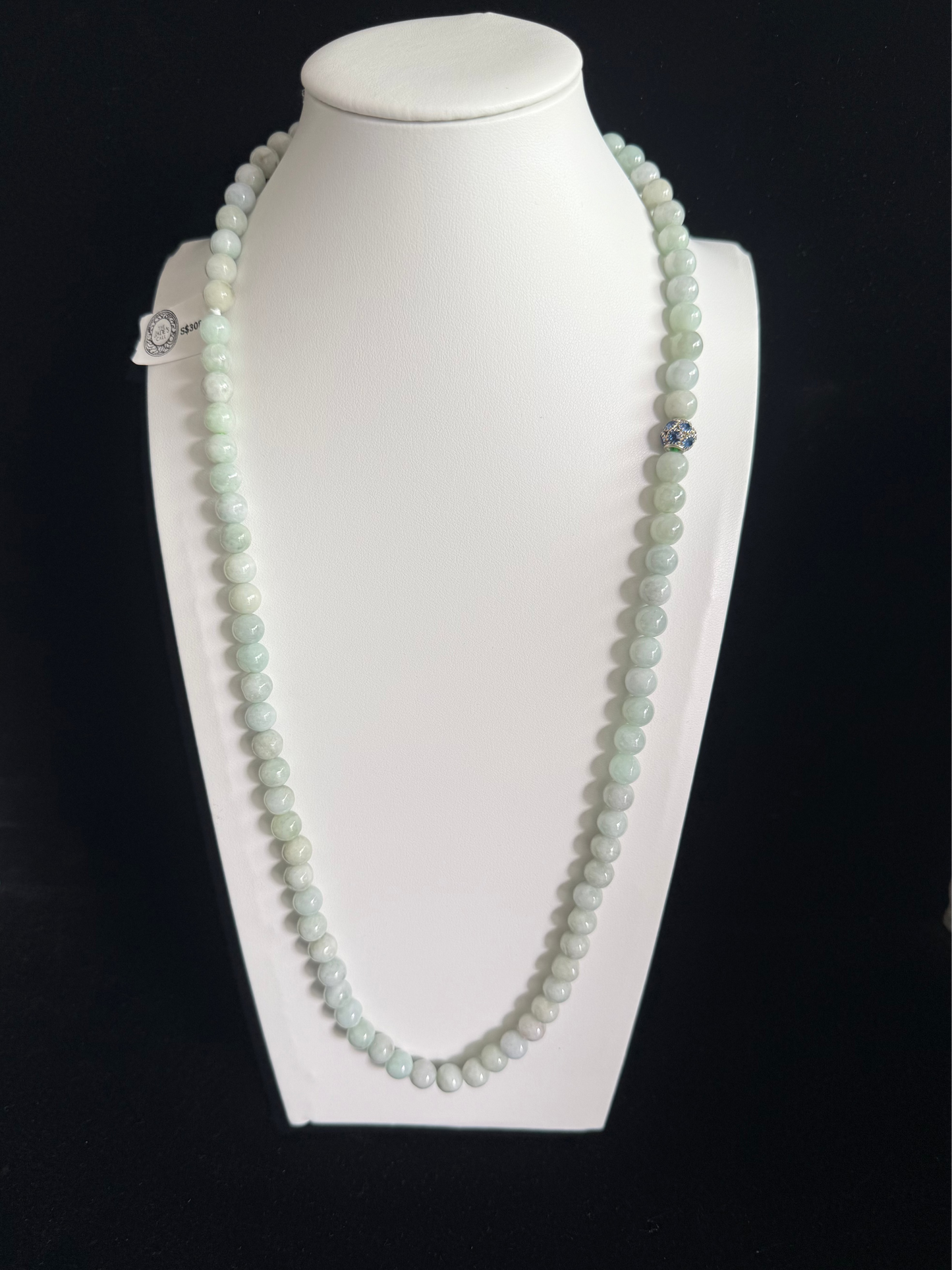 JB221. Light Green Jade beads necklace