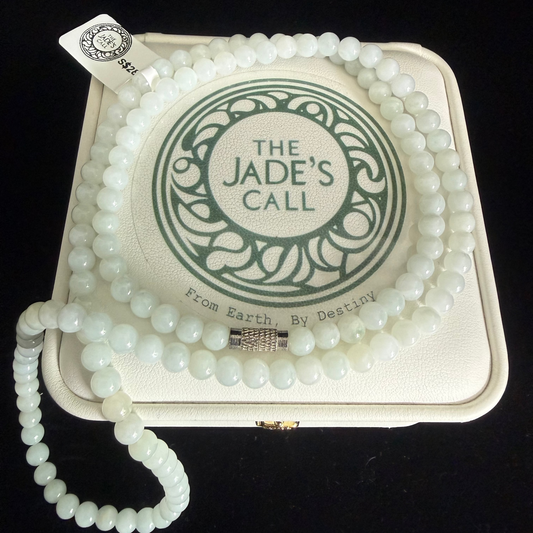 JB233. Luminous white Jade beads necklace.