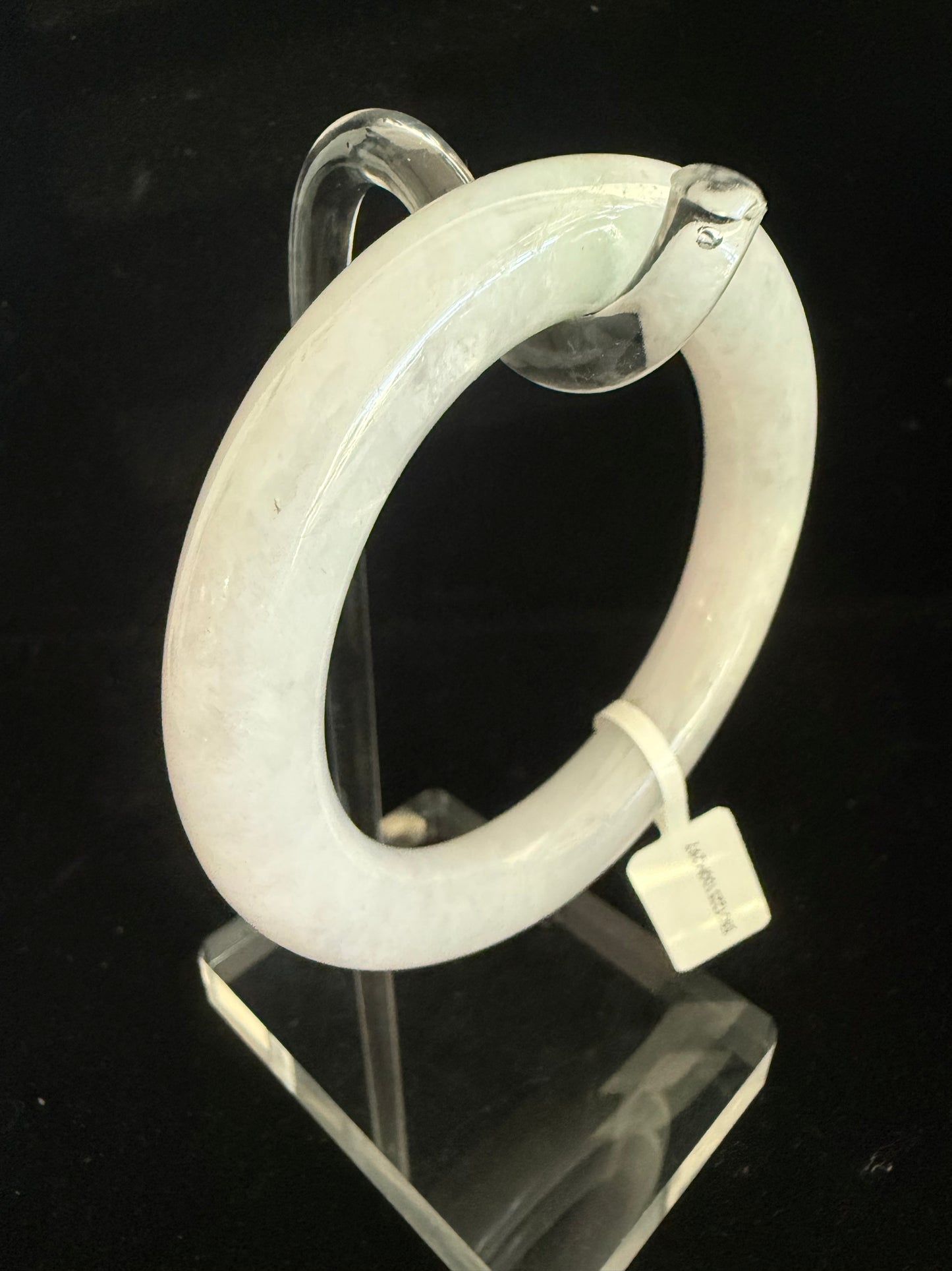297. Traditional round light lavender base Jade bangle