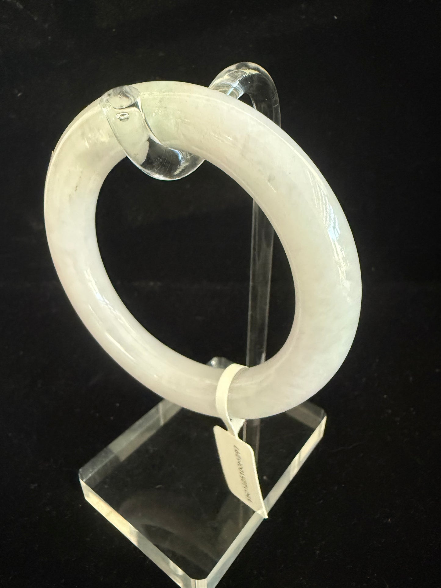297. Traditional round light lavender base Jade bangle