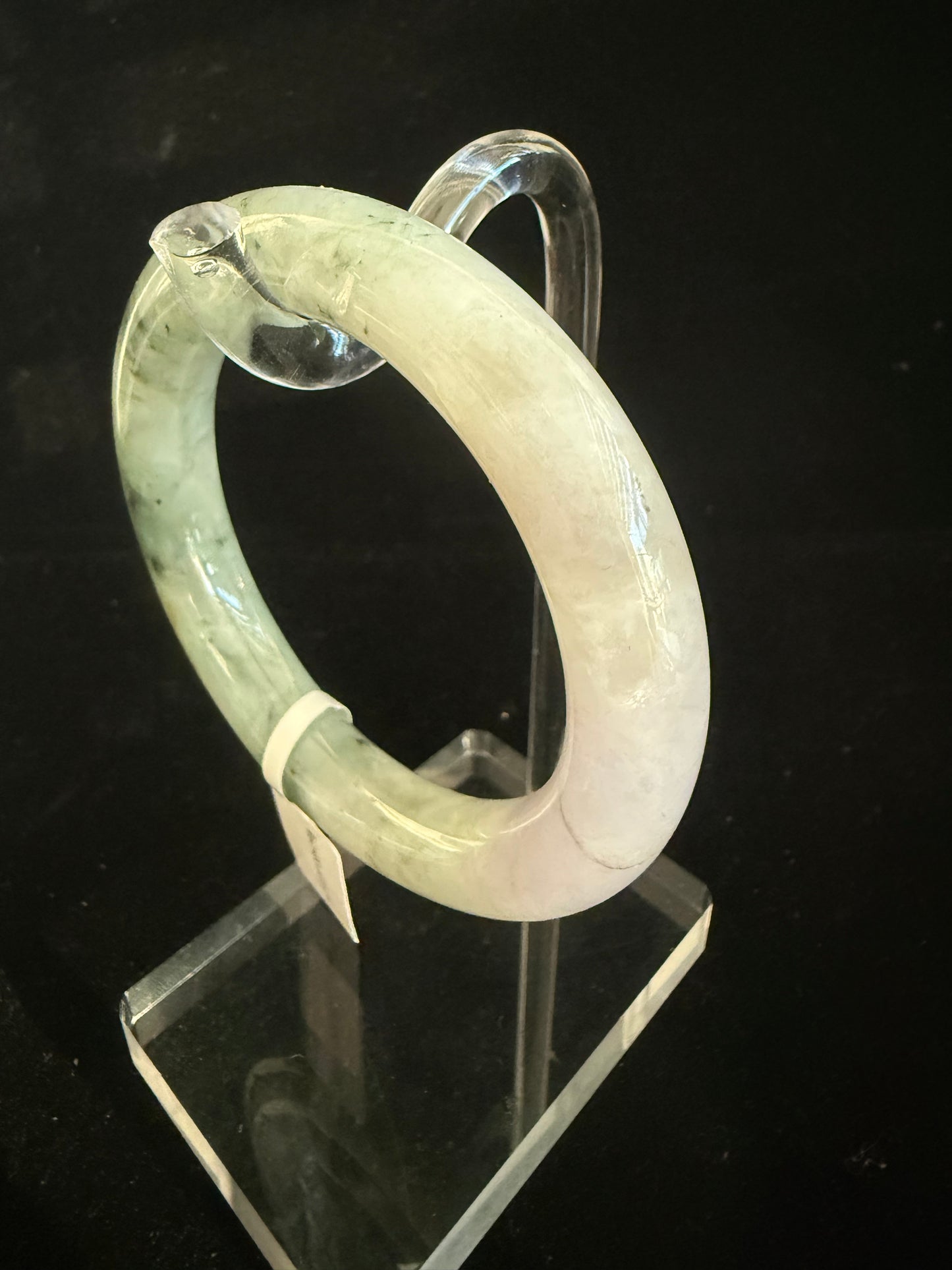 298. Traditional round Jade bangle in green and lavender