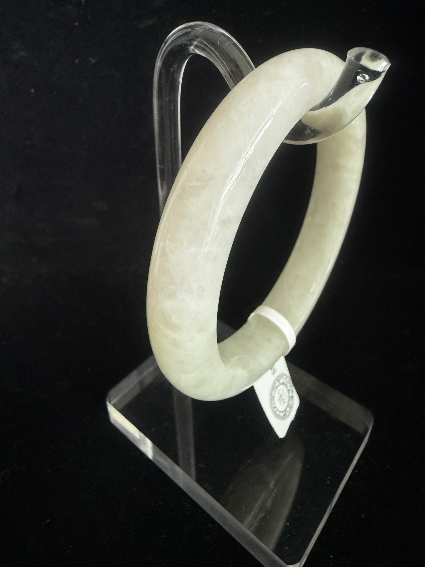 277. Glossy Stewed Pear color jade bangle