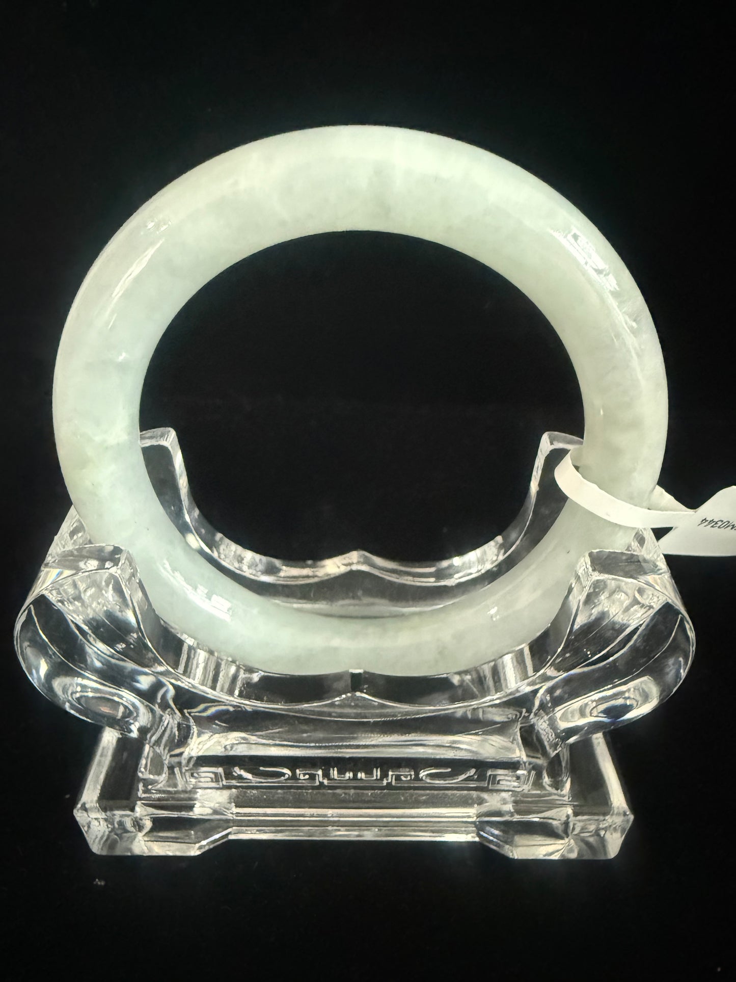 344. Traditional round glossy Jade bangle