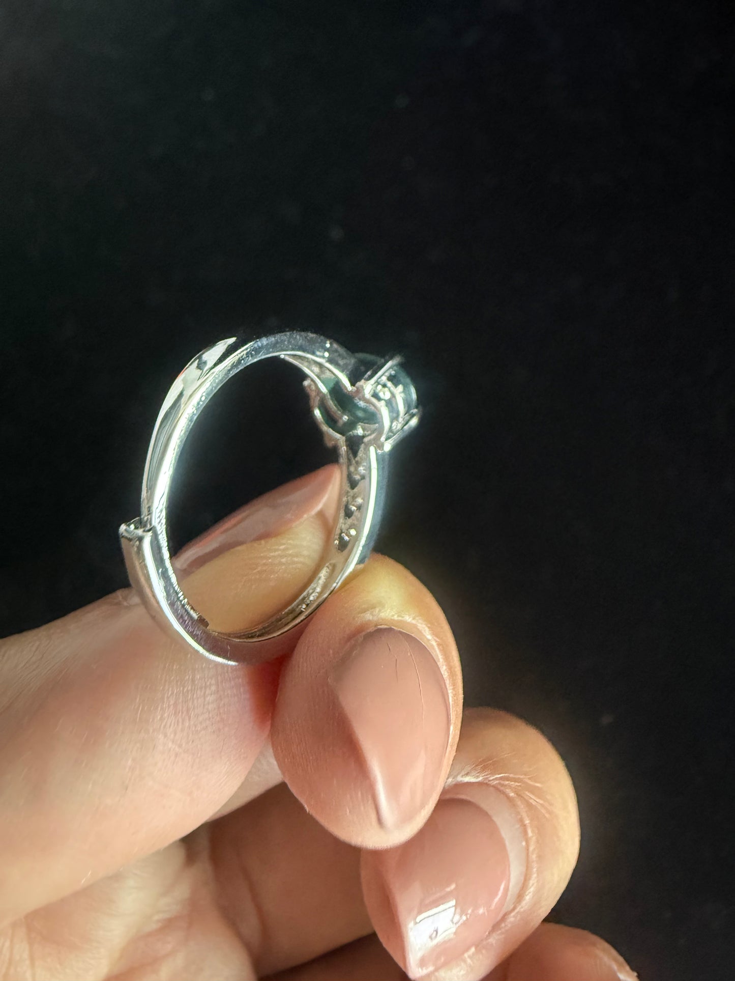R506. Oval Jadeite Ring