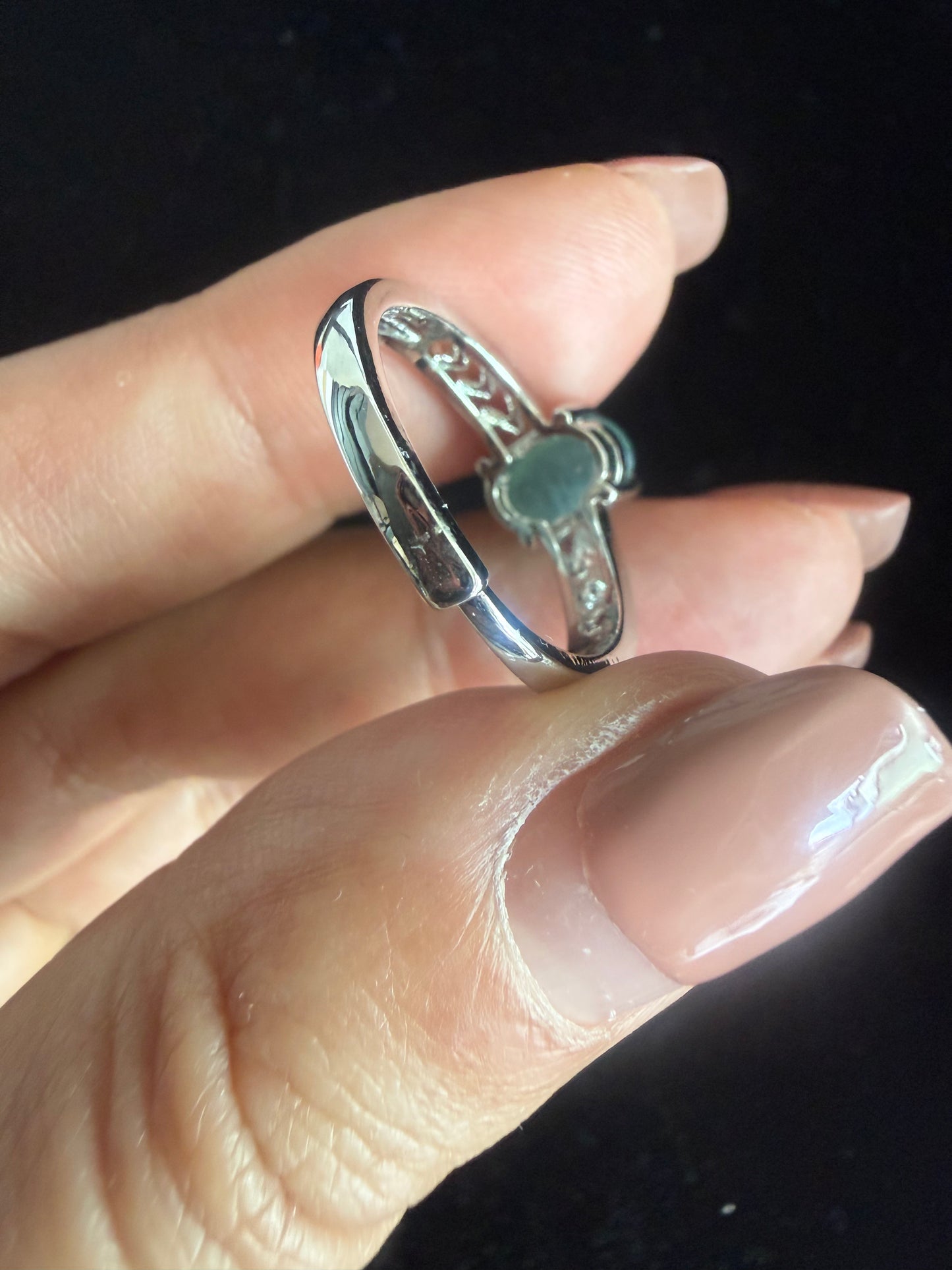 R506. Oval Jadeite Ring