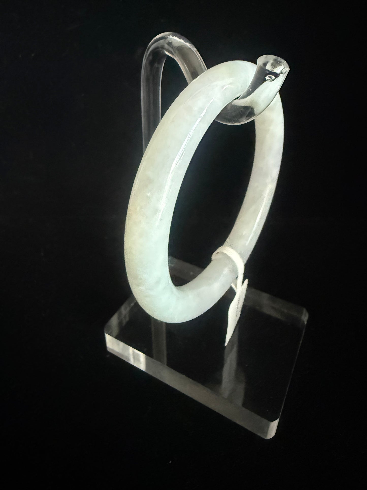 364. Thin round Jade bangle