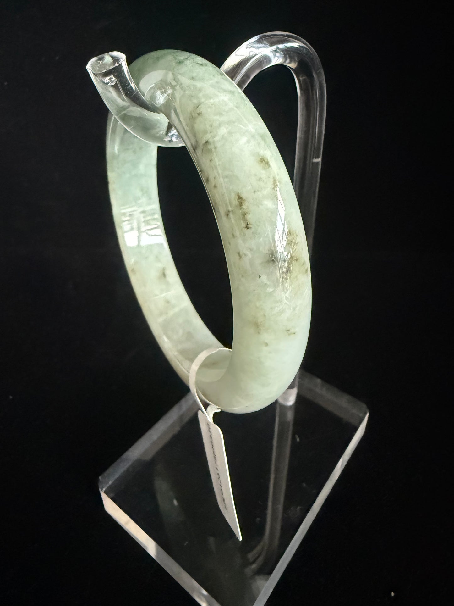 330. Light green tones Jade bangle