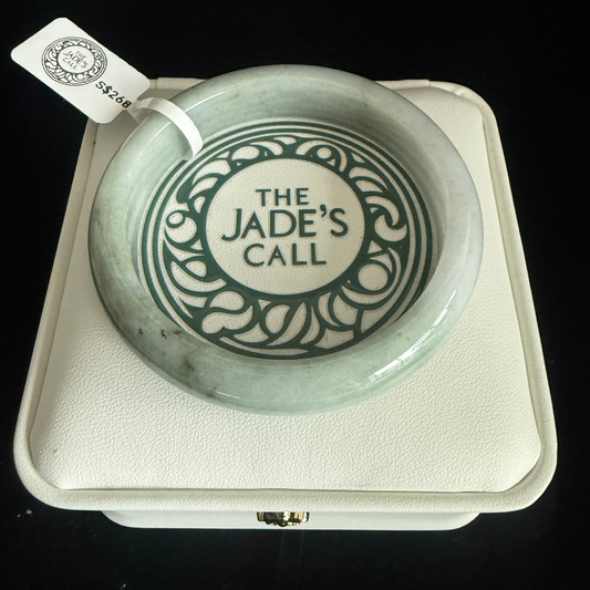 331. Light Green tones Jade bangle