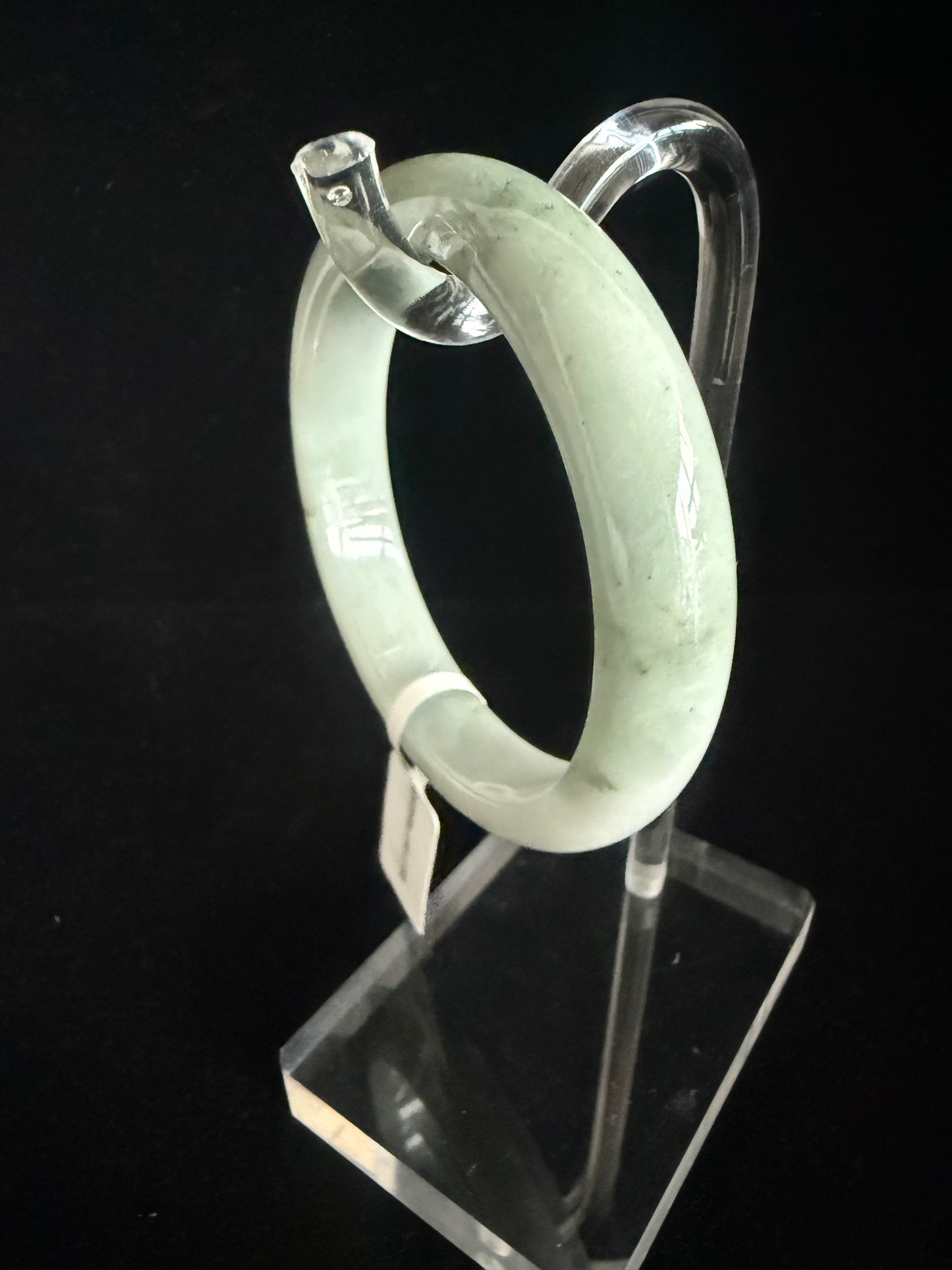 331. Light Green tones Jade bangle
