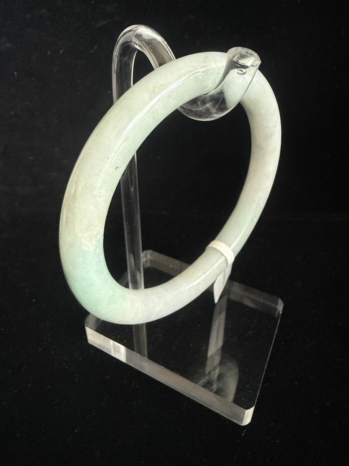 434. Traditional round light green jade bangle